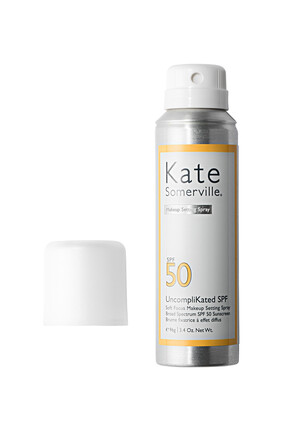 بخاخ أنكومبليكيتد لتثبيت المكياج بعامل حماية  SPF 50