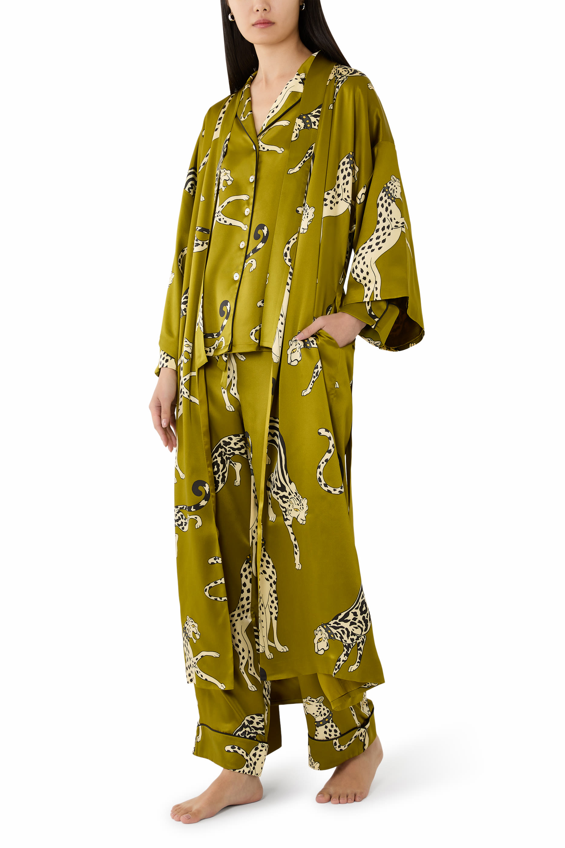 طقم بيجامة ليلا شانسون بنقشات فهد