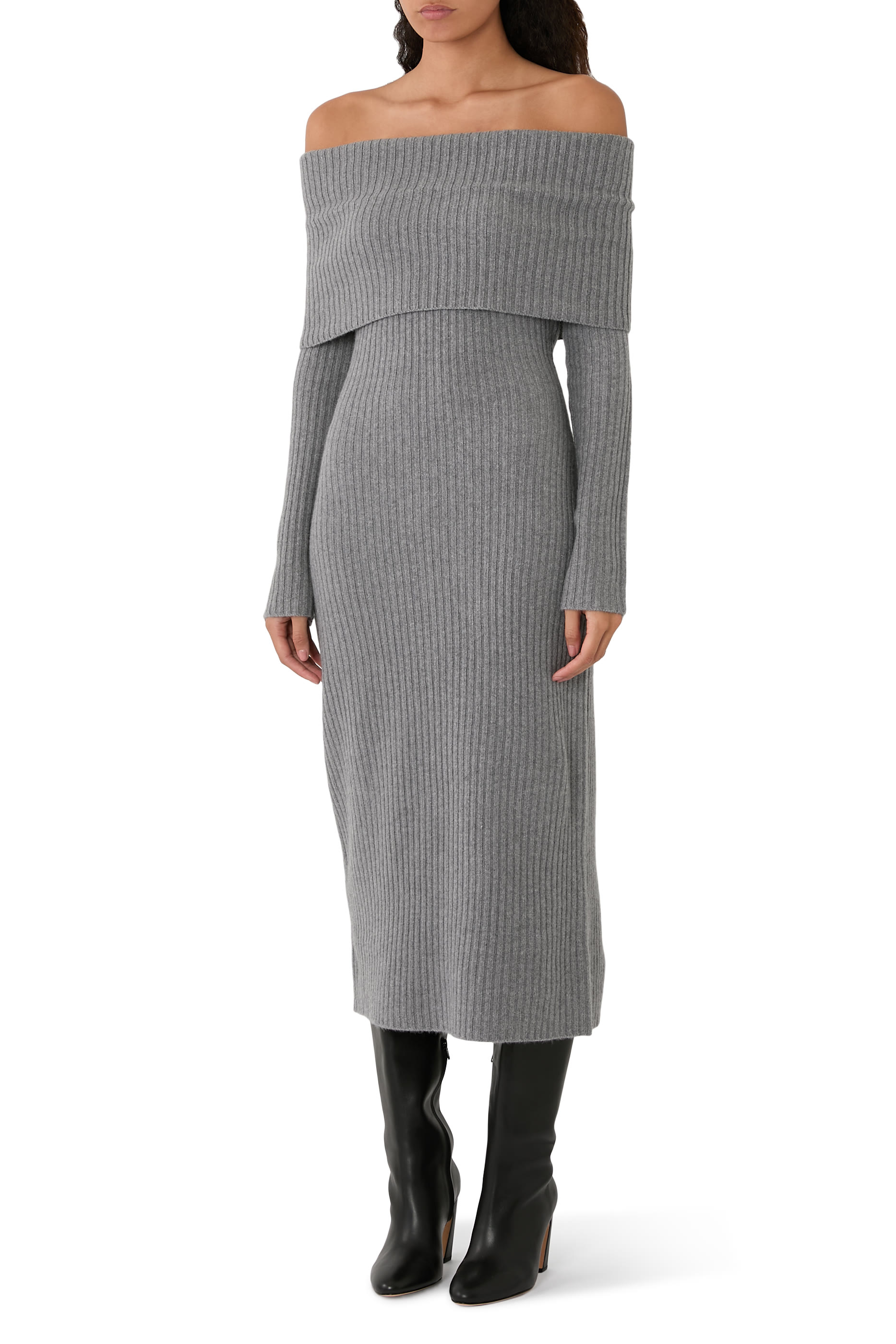 فستان بأكتاف مكشوفة قماش مضلع