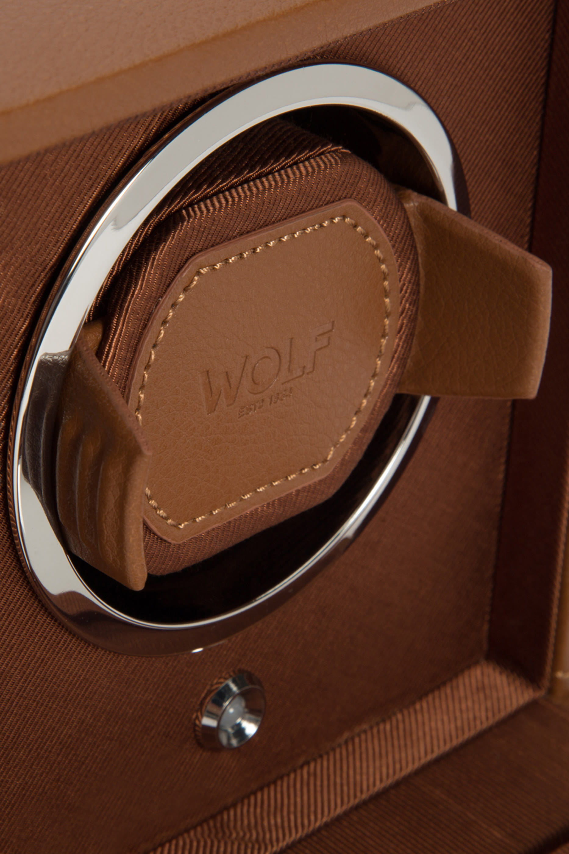 علبة ساعات بتصميم مكعب