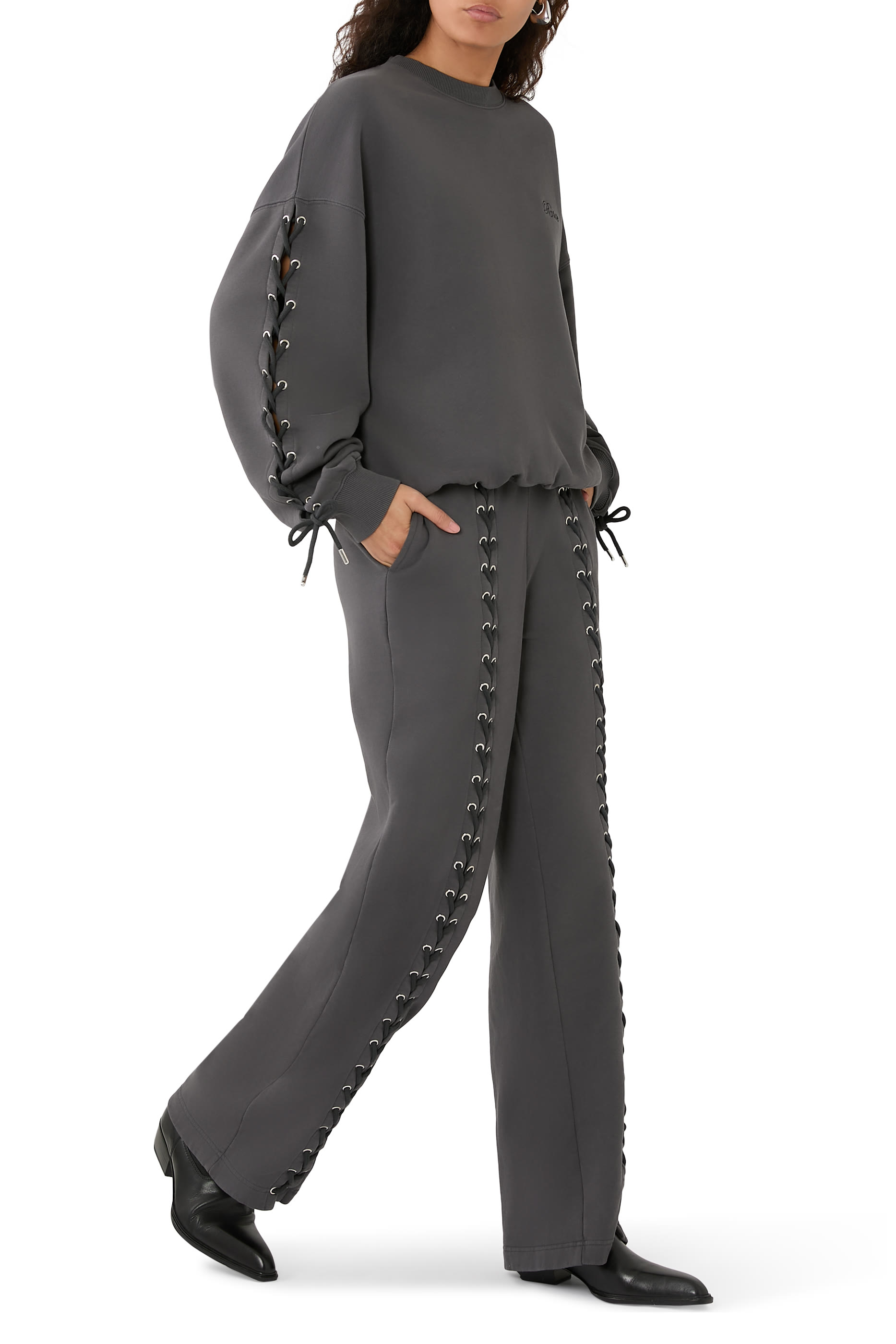 سويت شيرت بياقة ضيقة بأربطة