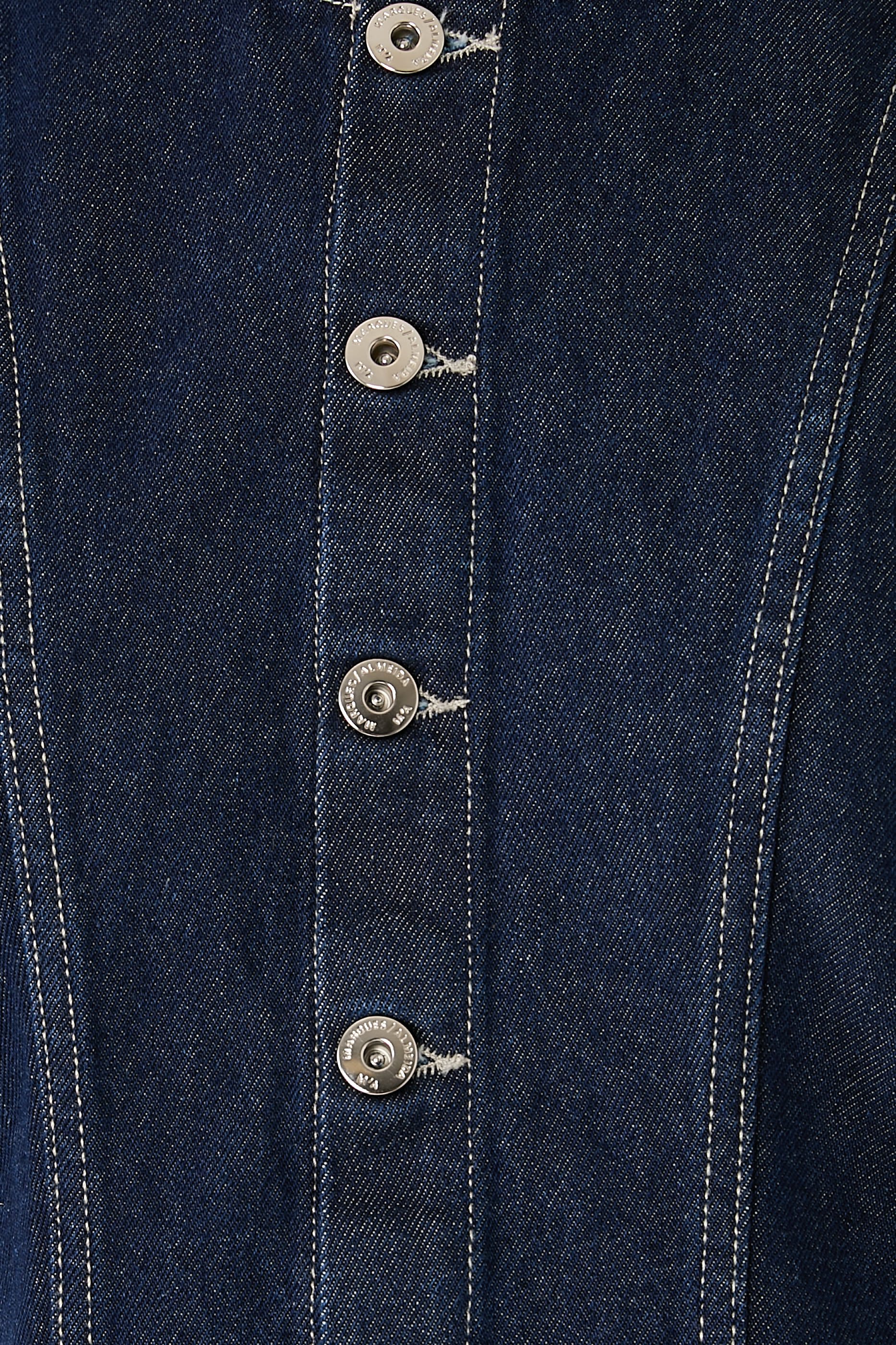 فيست بأزرار وحافة جرس دنيم