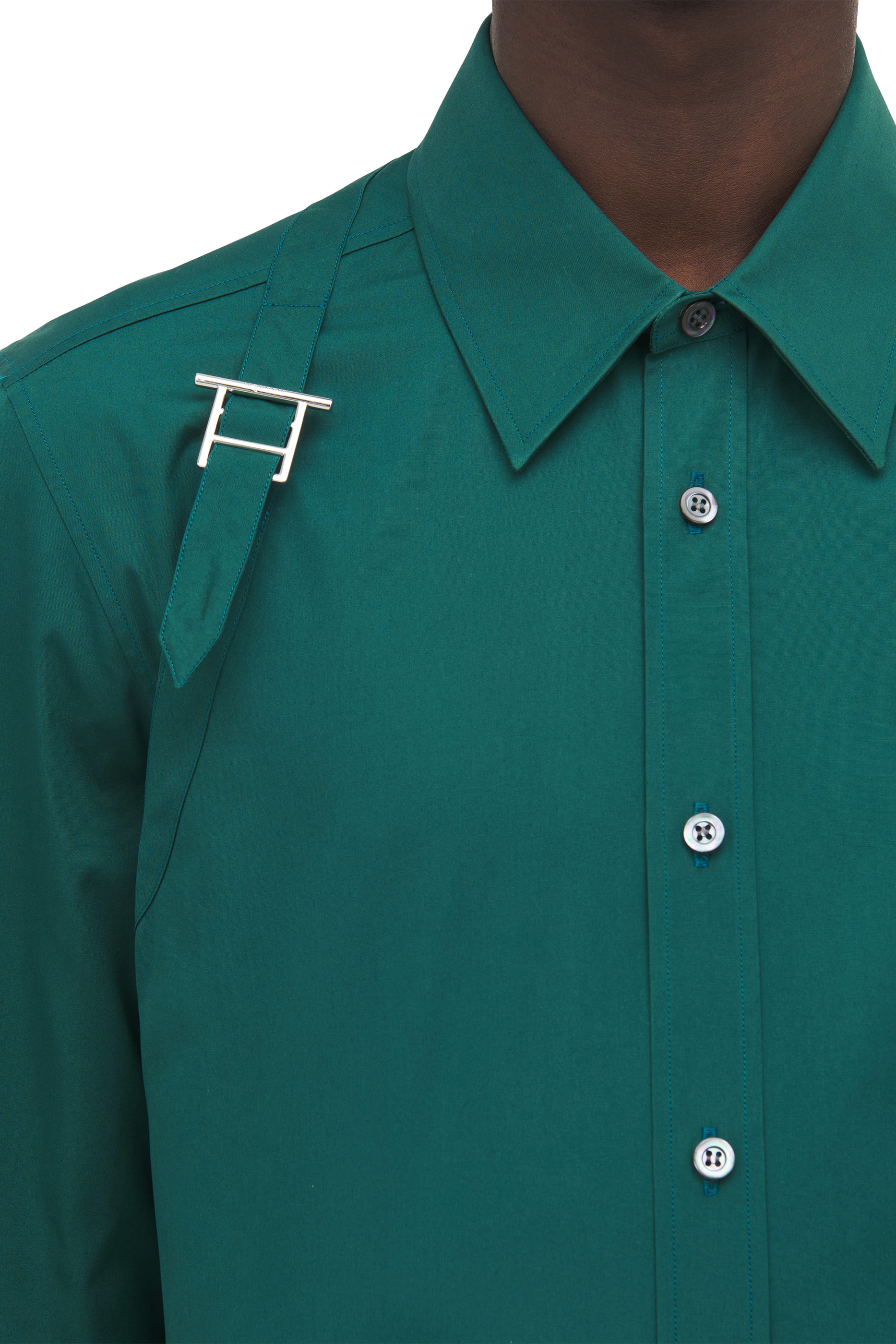 قميص هارنيس بمشبك بتصميم حرف T