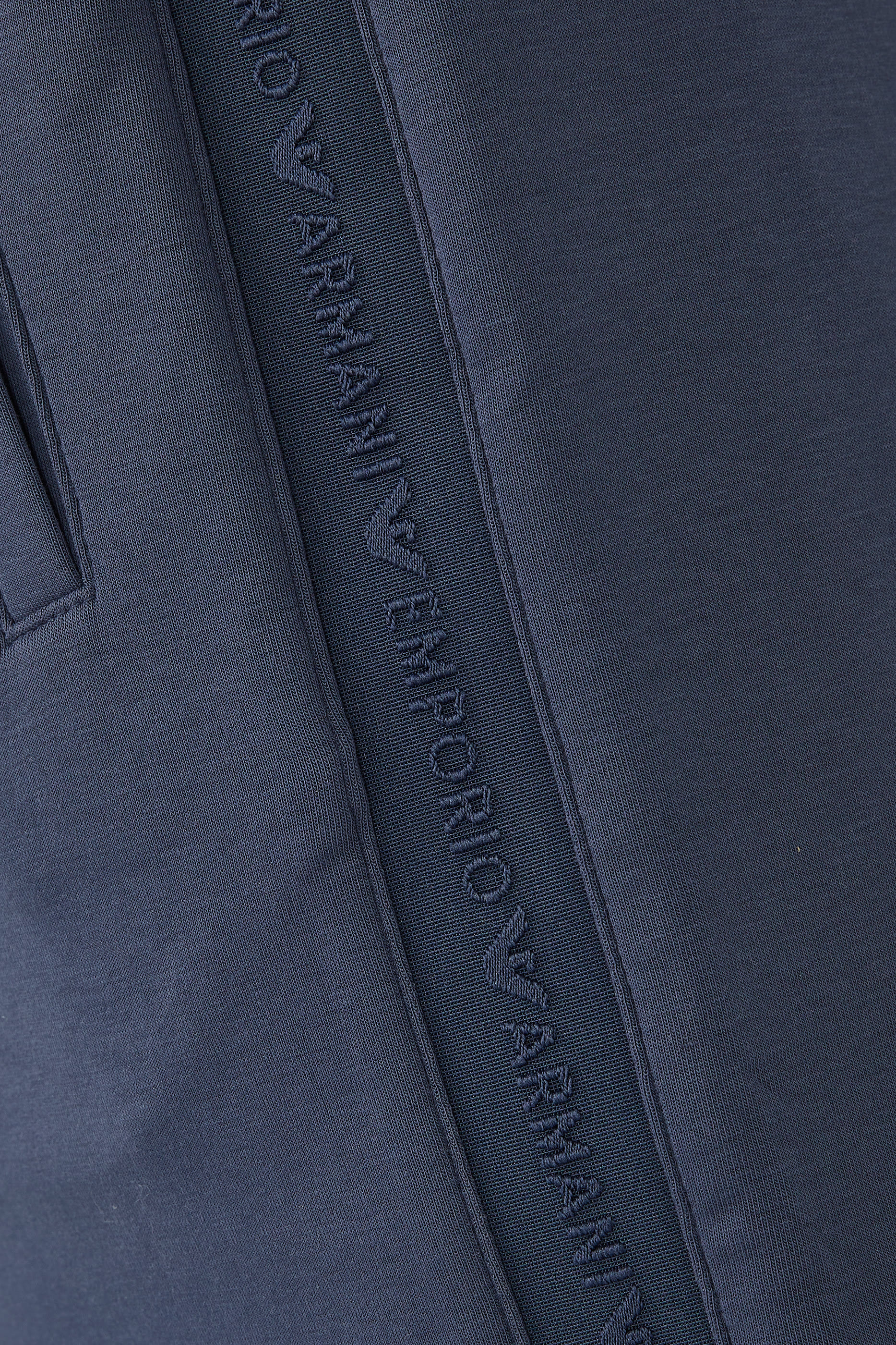 شورت بحزام خصر بشعار الماركة