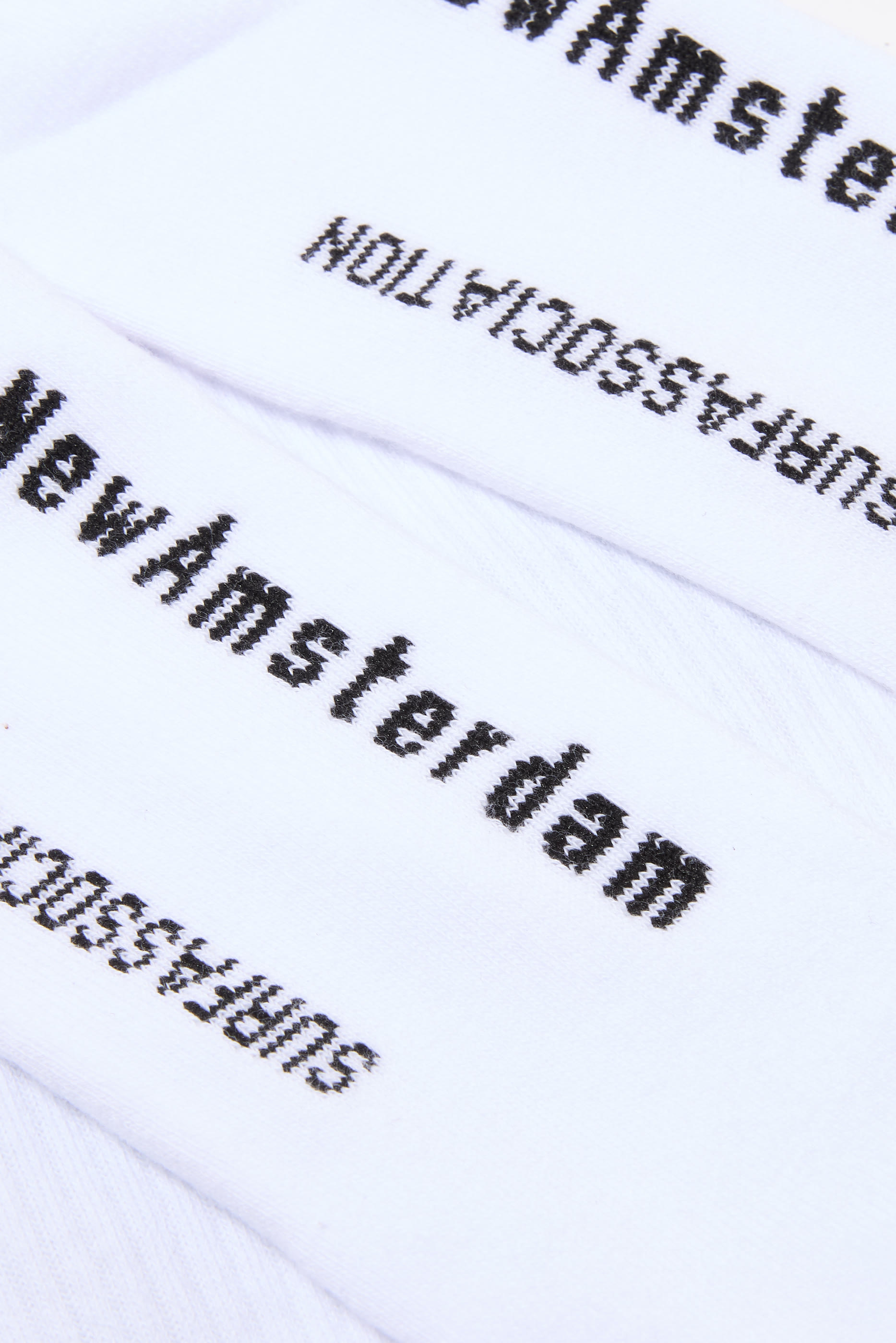 جوارب بشعار الماركة