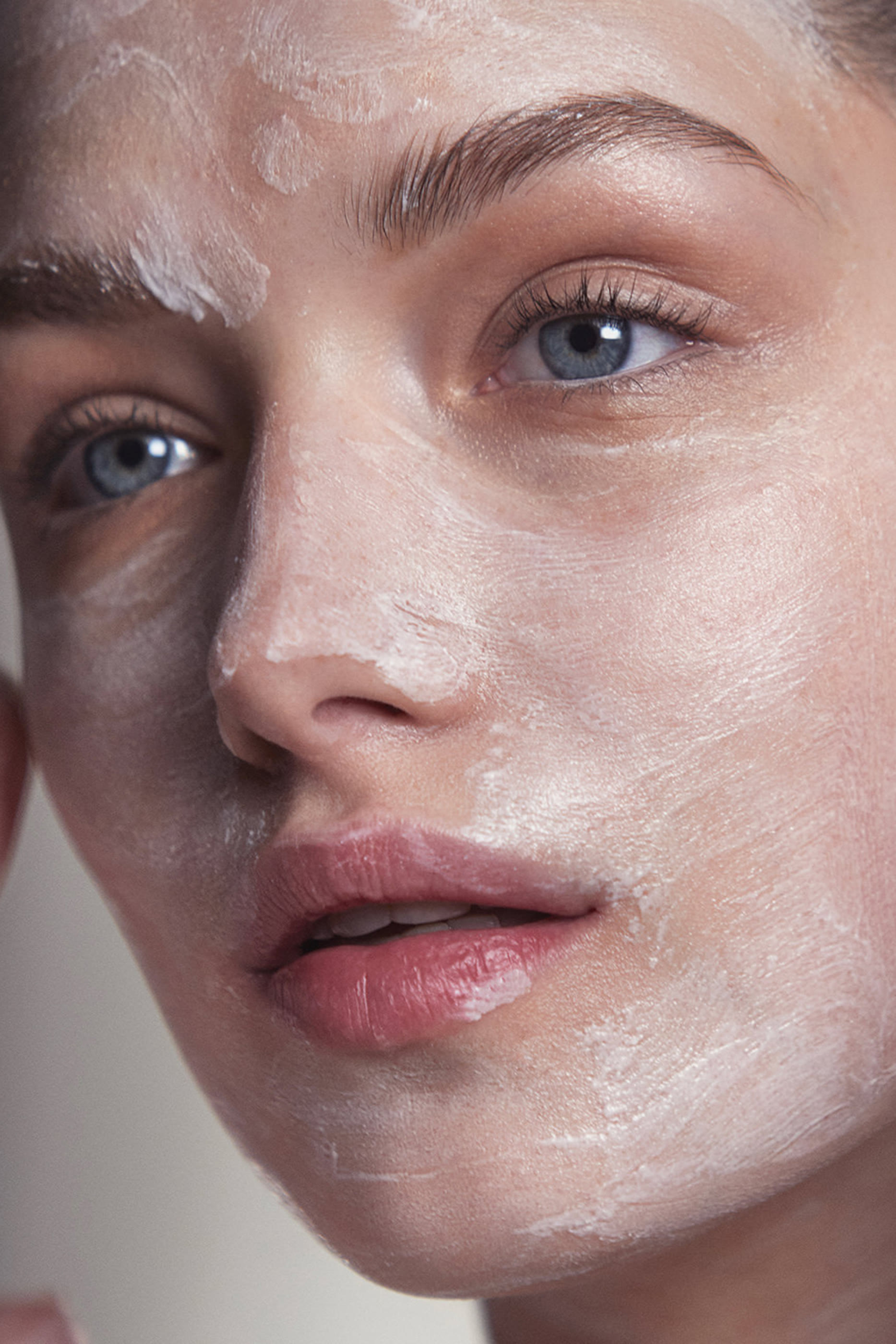 قناع تقشير بالإنزيمات