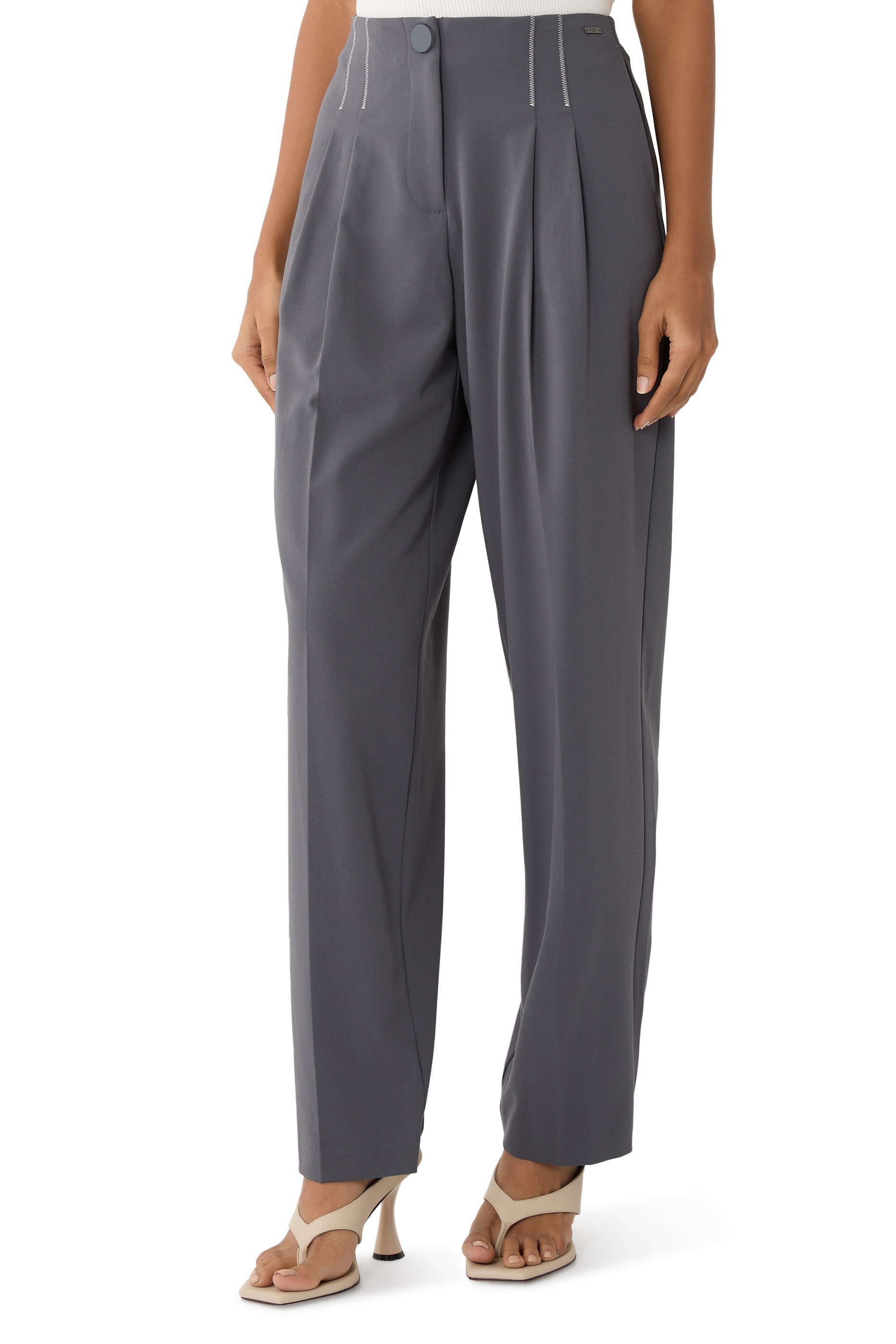 بنطال بطيات