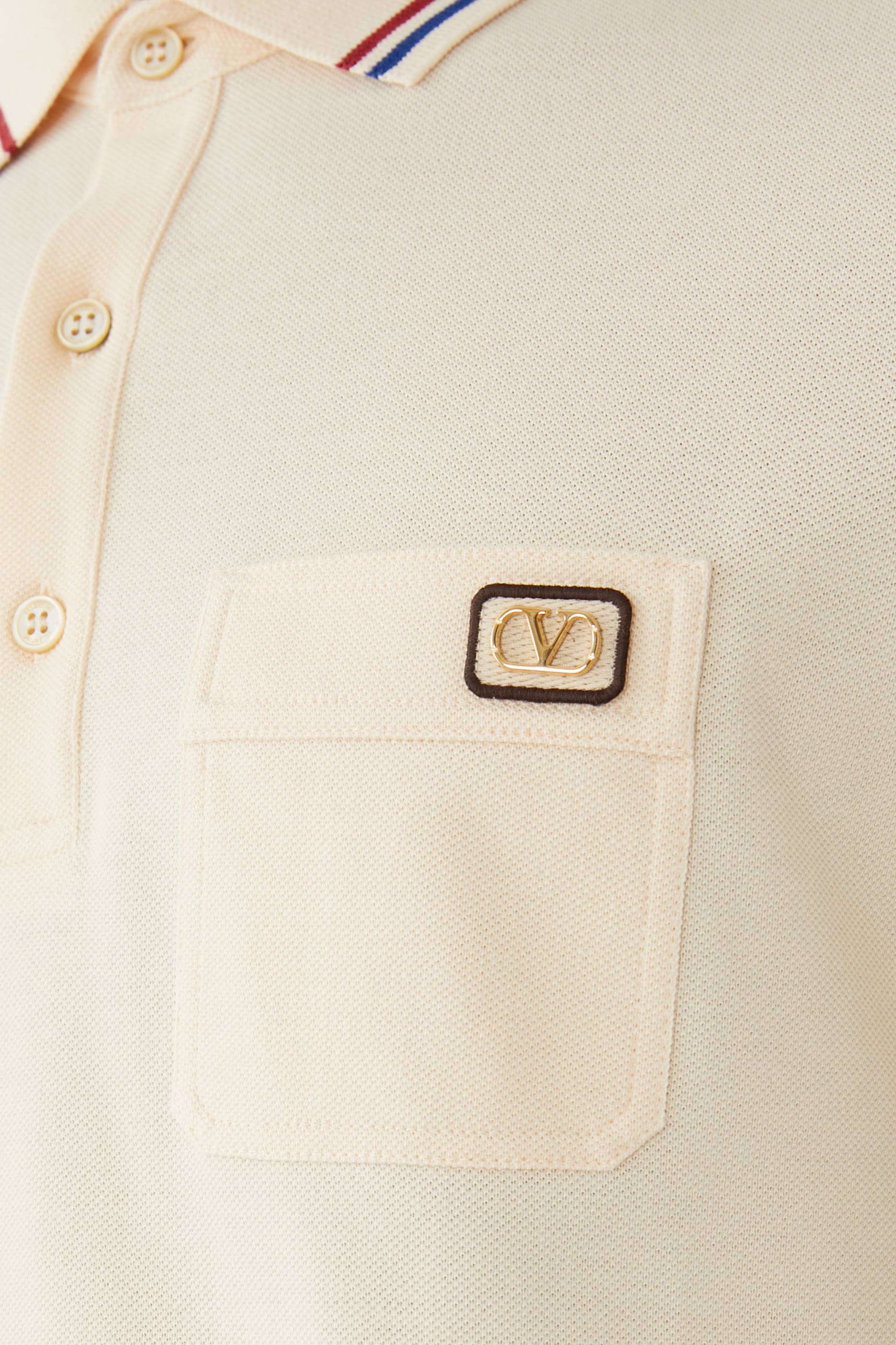 تيشيرت بشعار الماركة