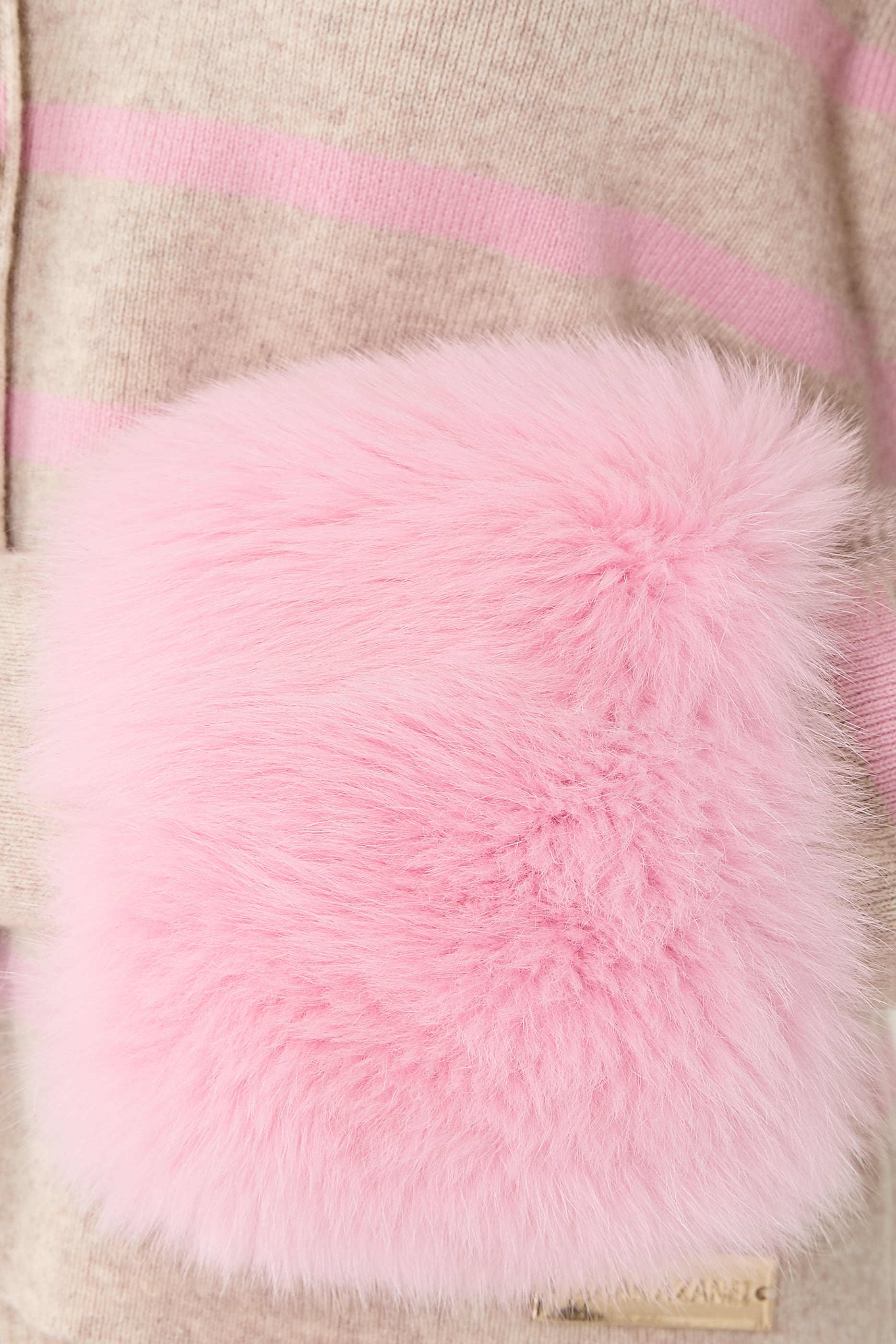 قميص مخطط بتفاصيل أزرار