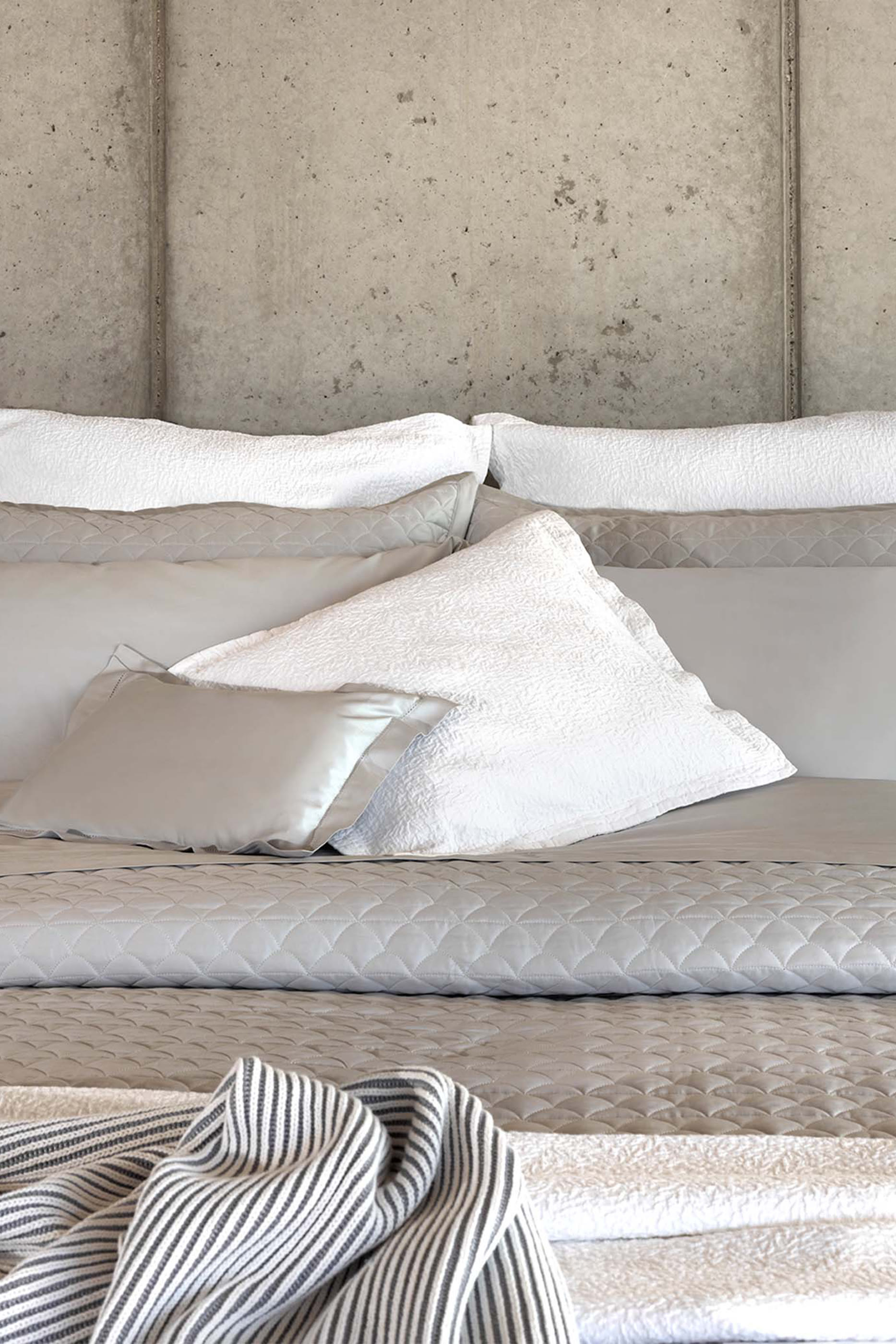 وسادة سوافي مبطنة