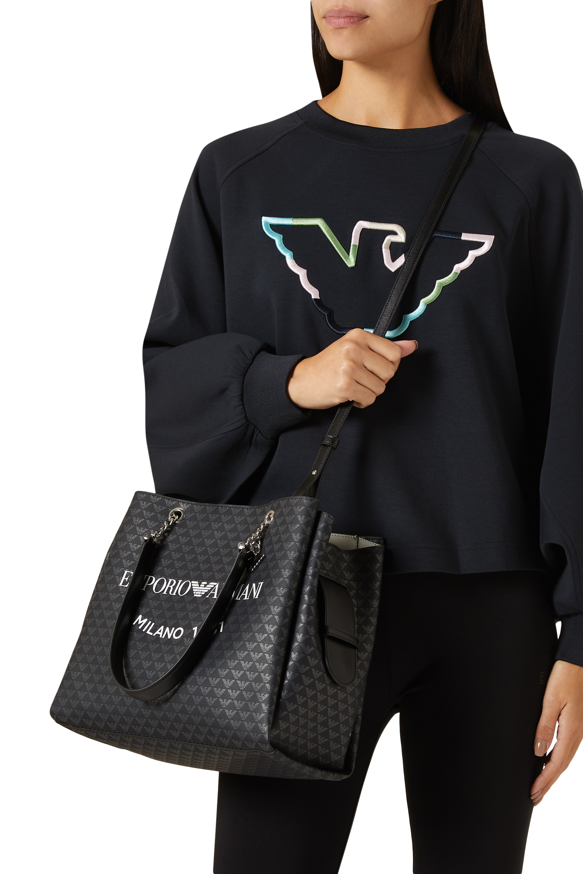 حقيبة يد مزينة كليا بنقشة شعار الماركة وحلية النسر