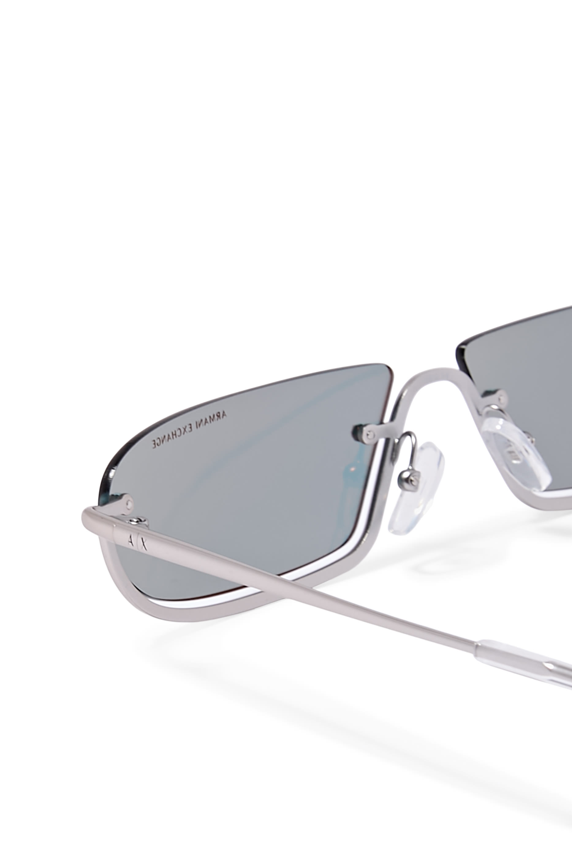 نظارة شمسية كلوب كولت بإطار معدني غير منتظم