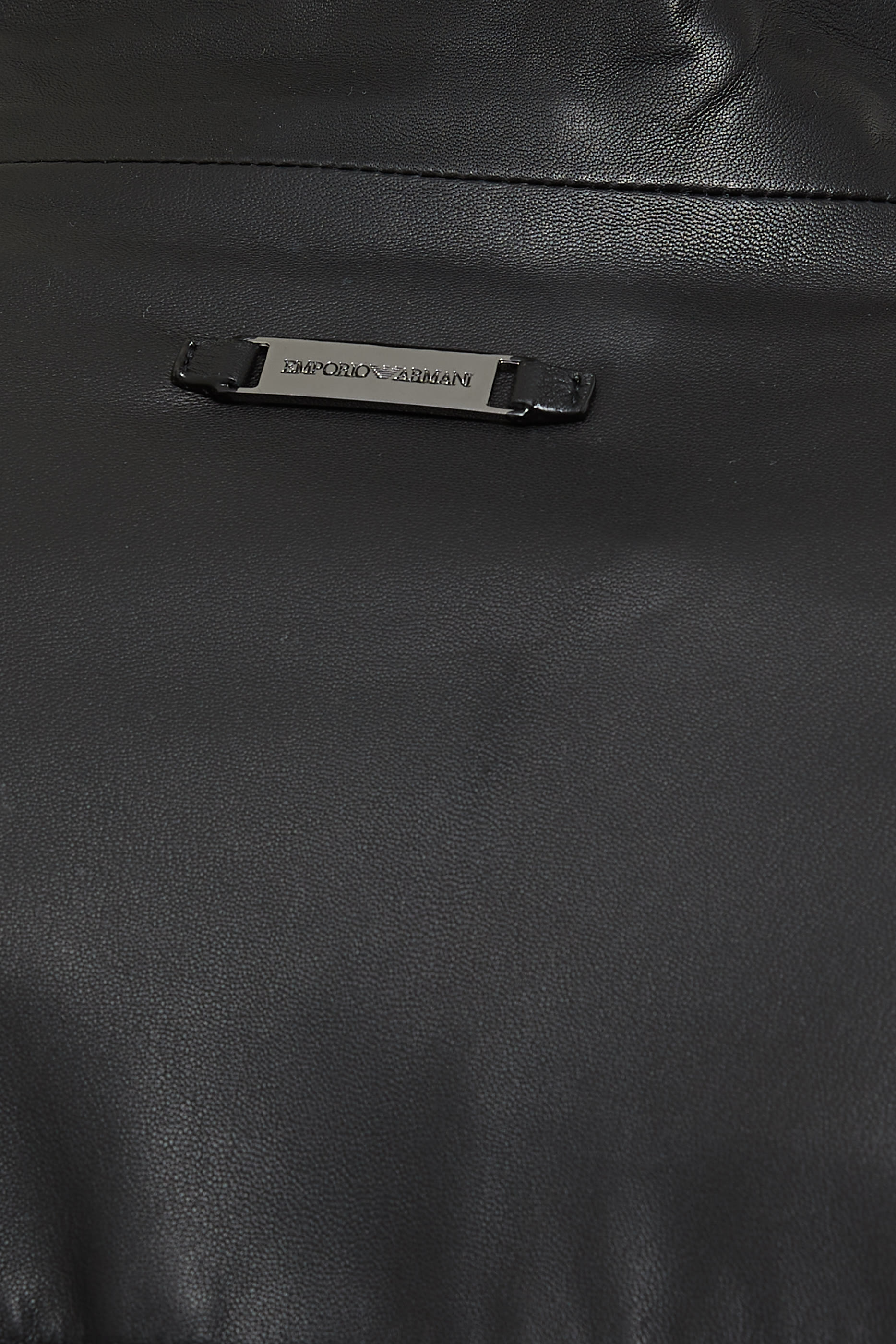 جاكيت بسحاب جلد