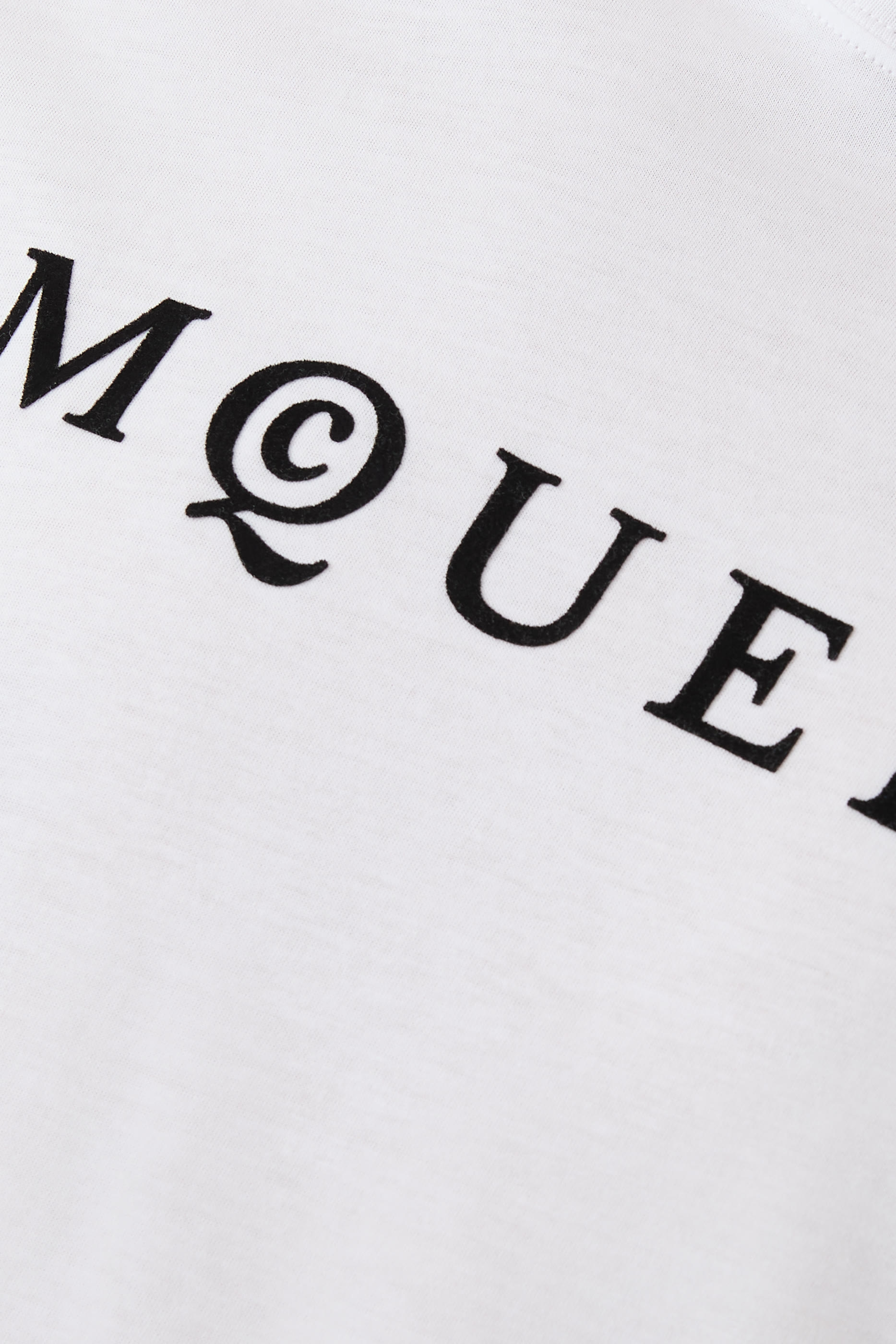 تيشيرت بشعار الماركة