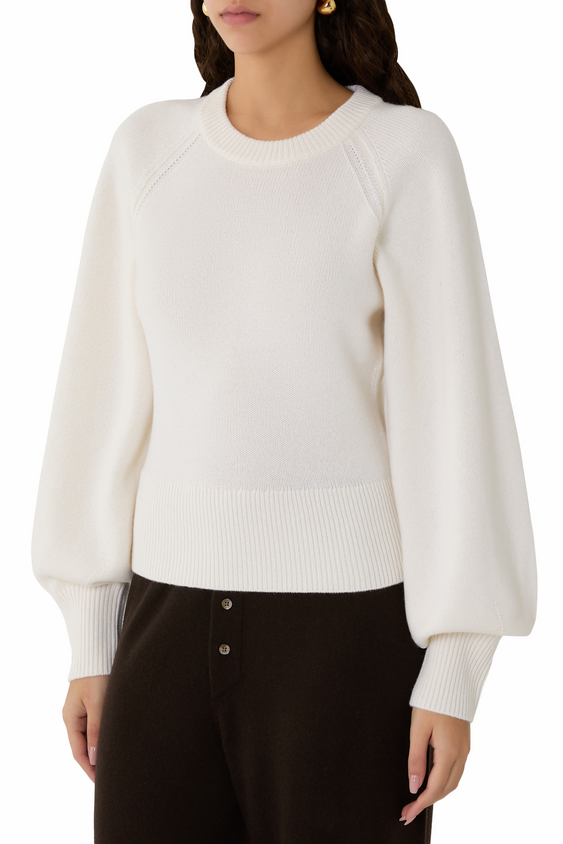 كنزة سكلبتد بياقة ضيقة