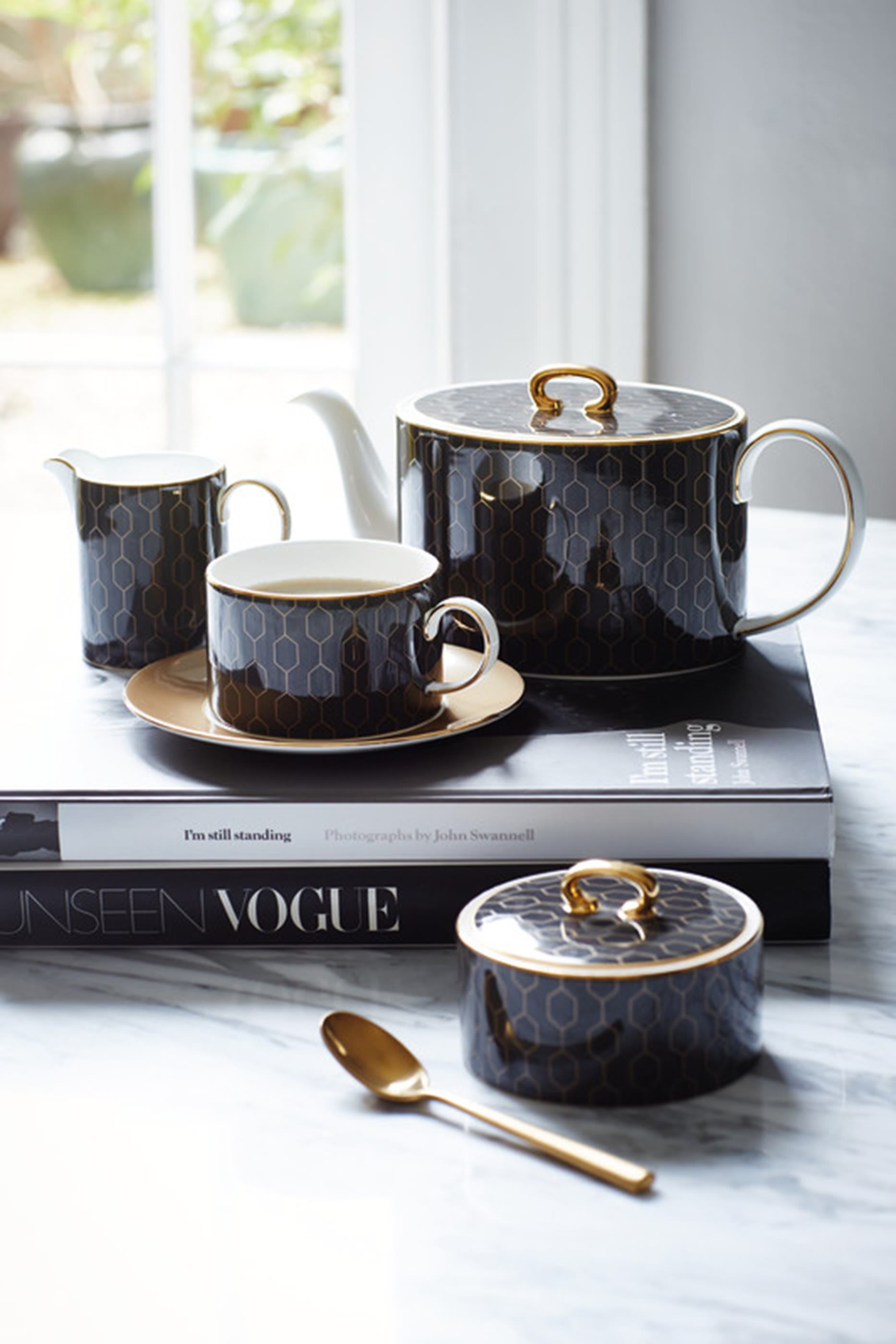 طقم أوعية أريس مزخرف للسكر والحليب