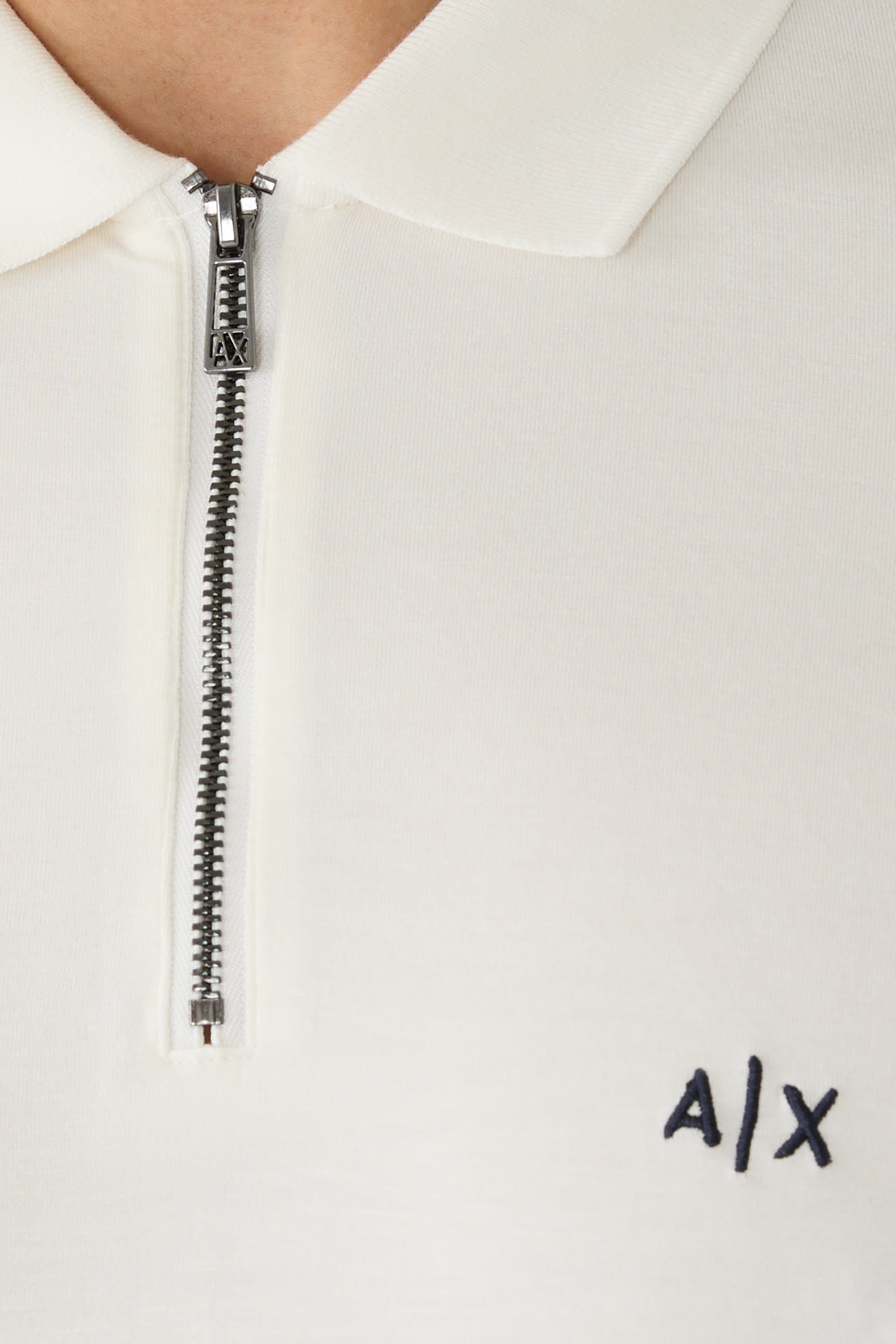 قميص بولو بنصف سحاب