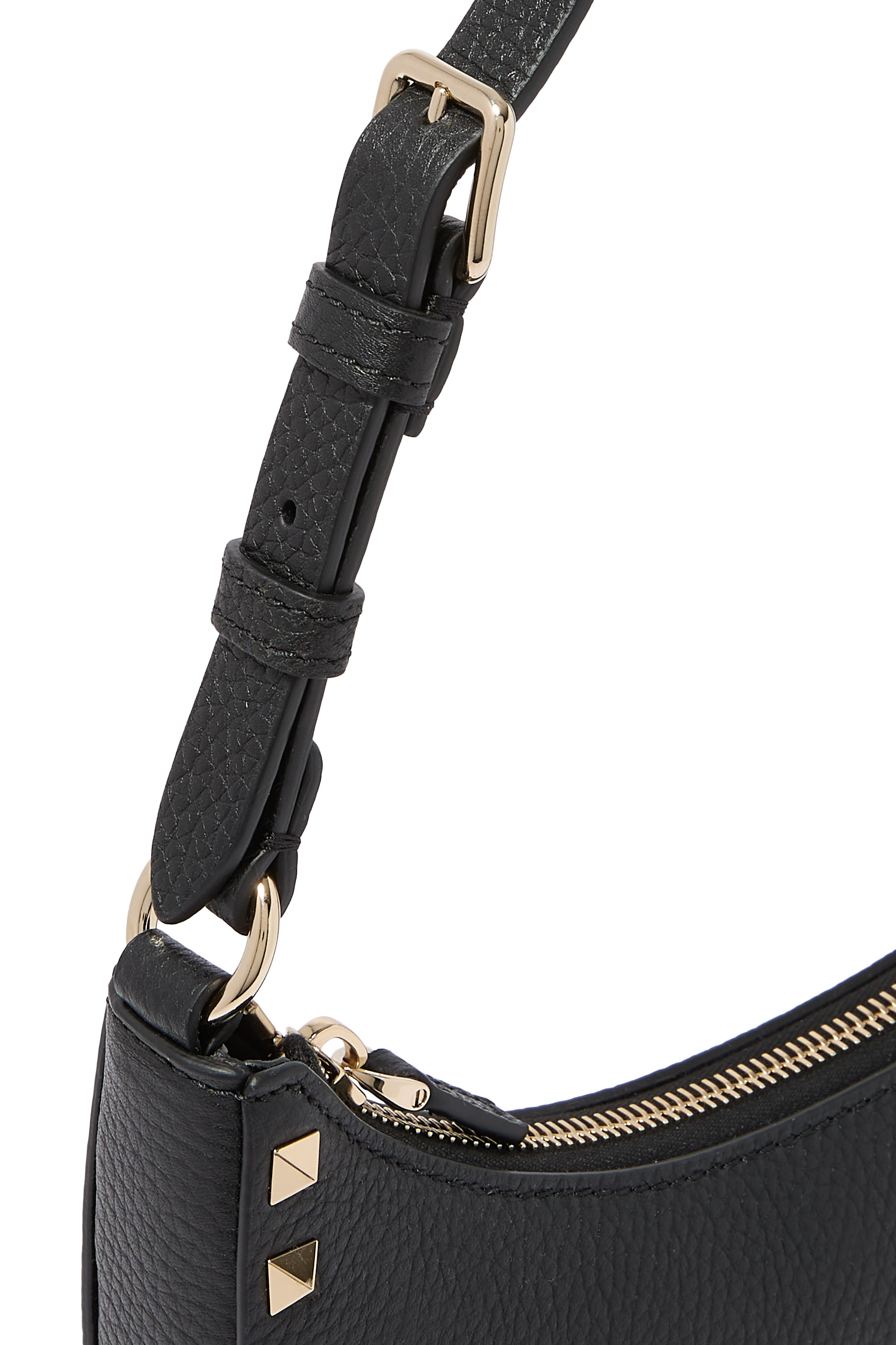 حقيبة صغيرة مرصعة بأحجار