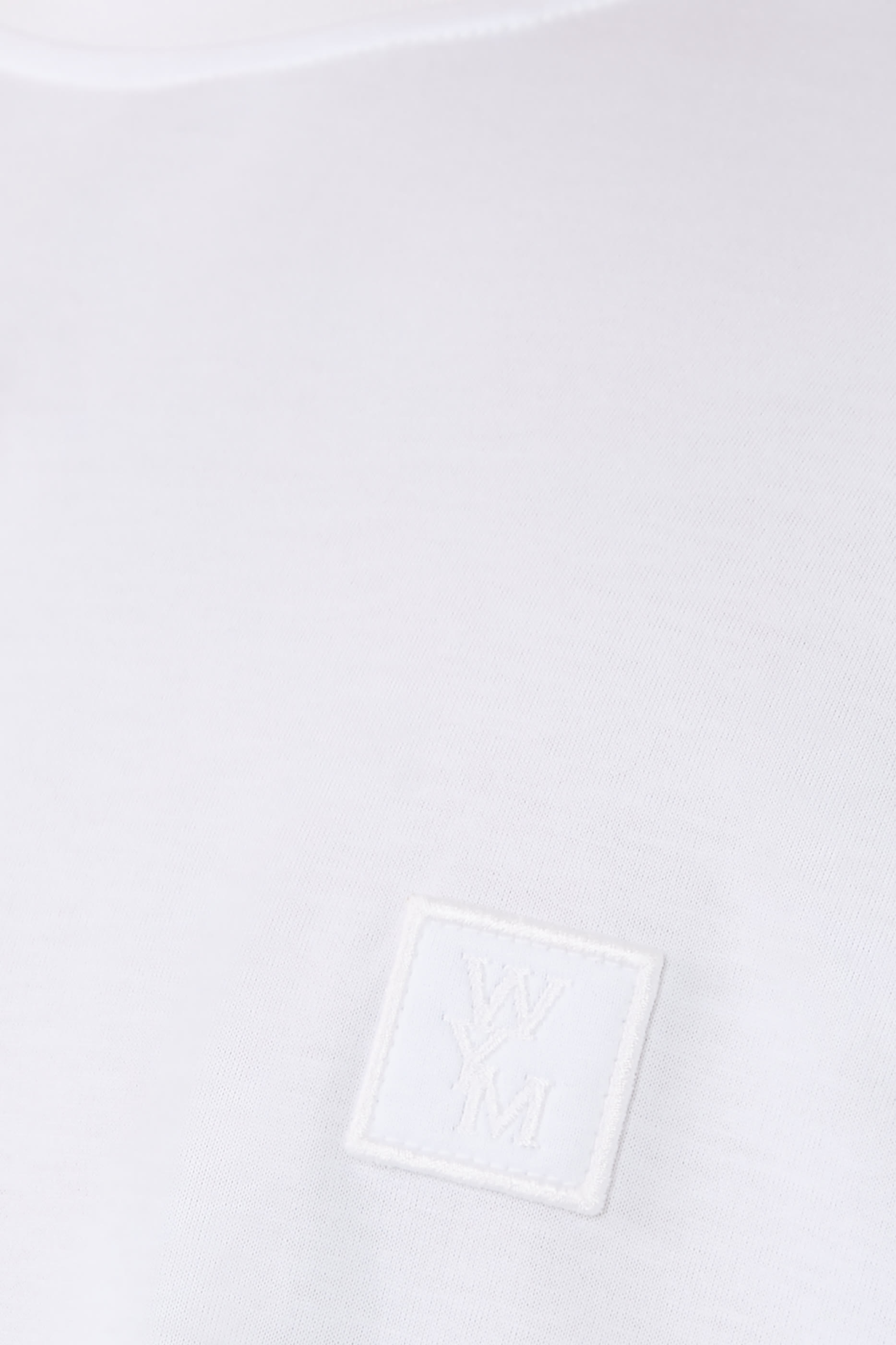 تيشيرت بظهر مزين بشعار الماركة قطن