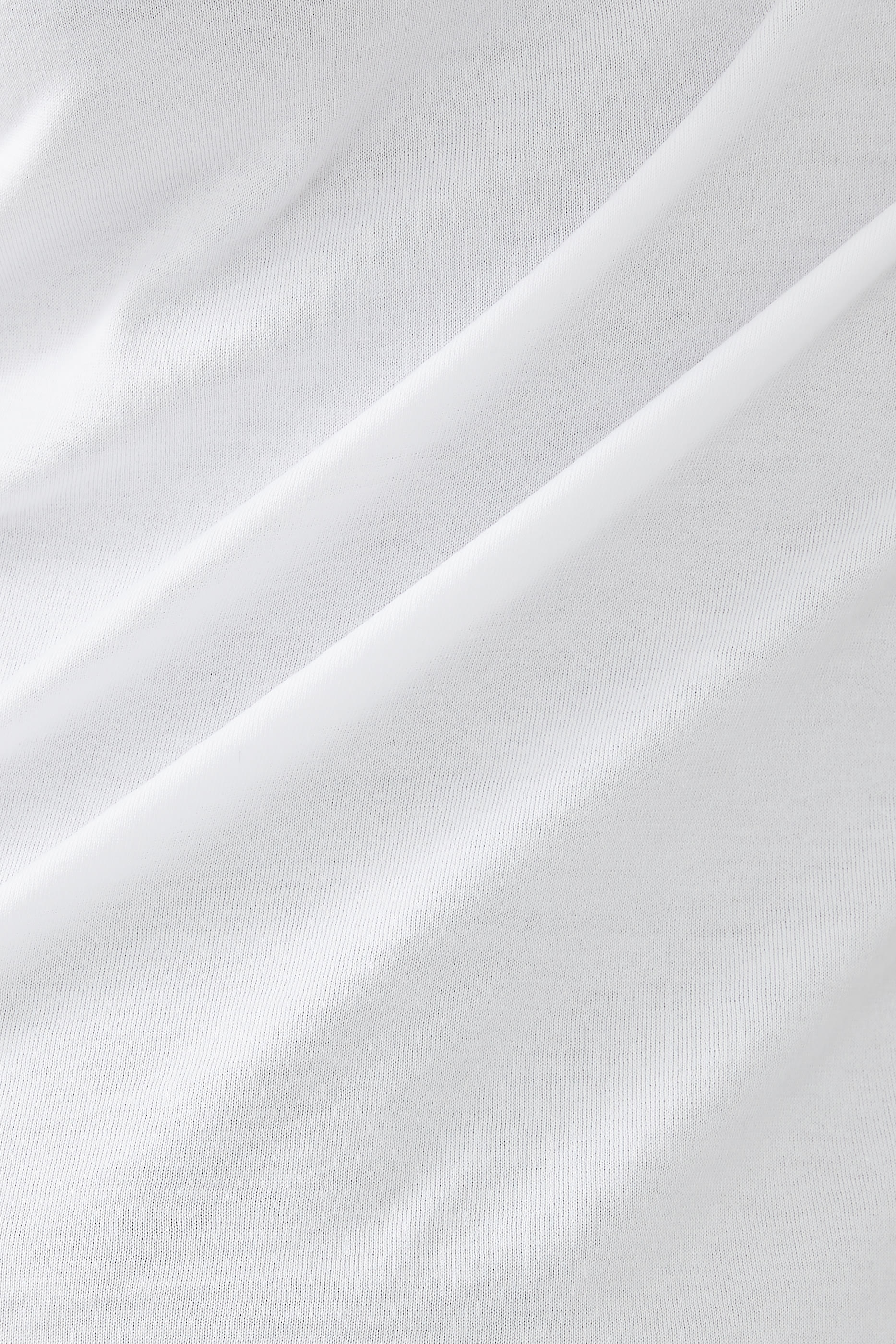 تيشيرت قطن بقصّة ضيقة