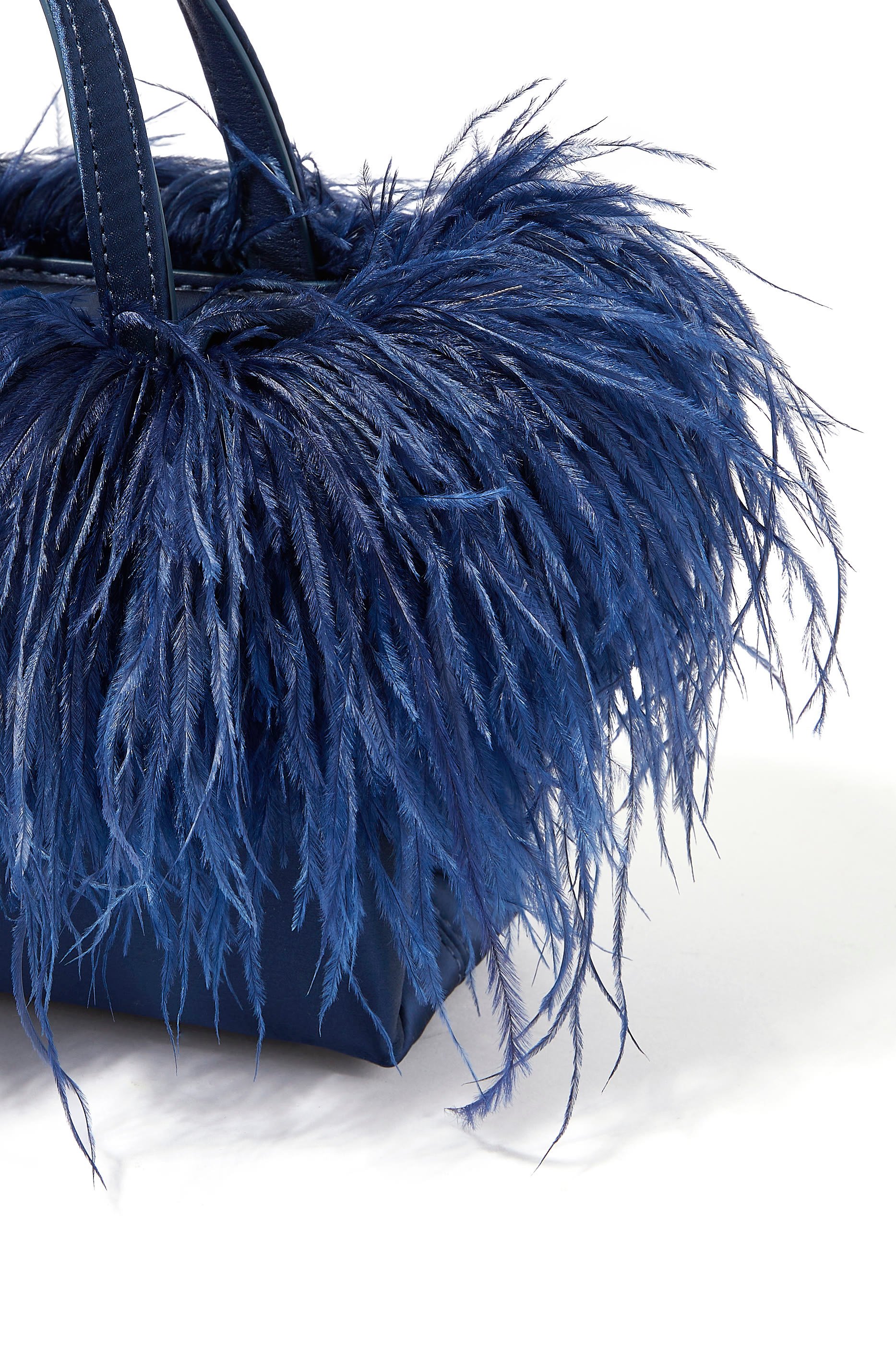 حقيبة يد سام آيكون صغيرة مزينة بالريش