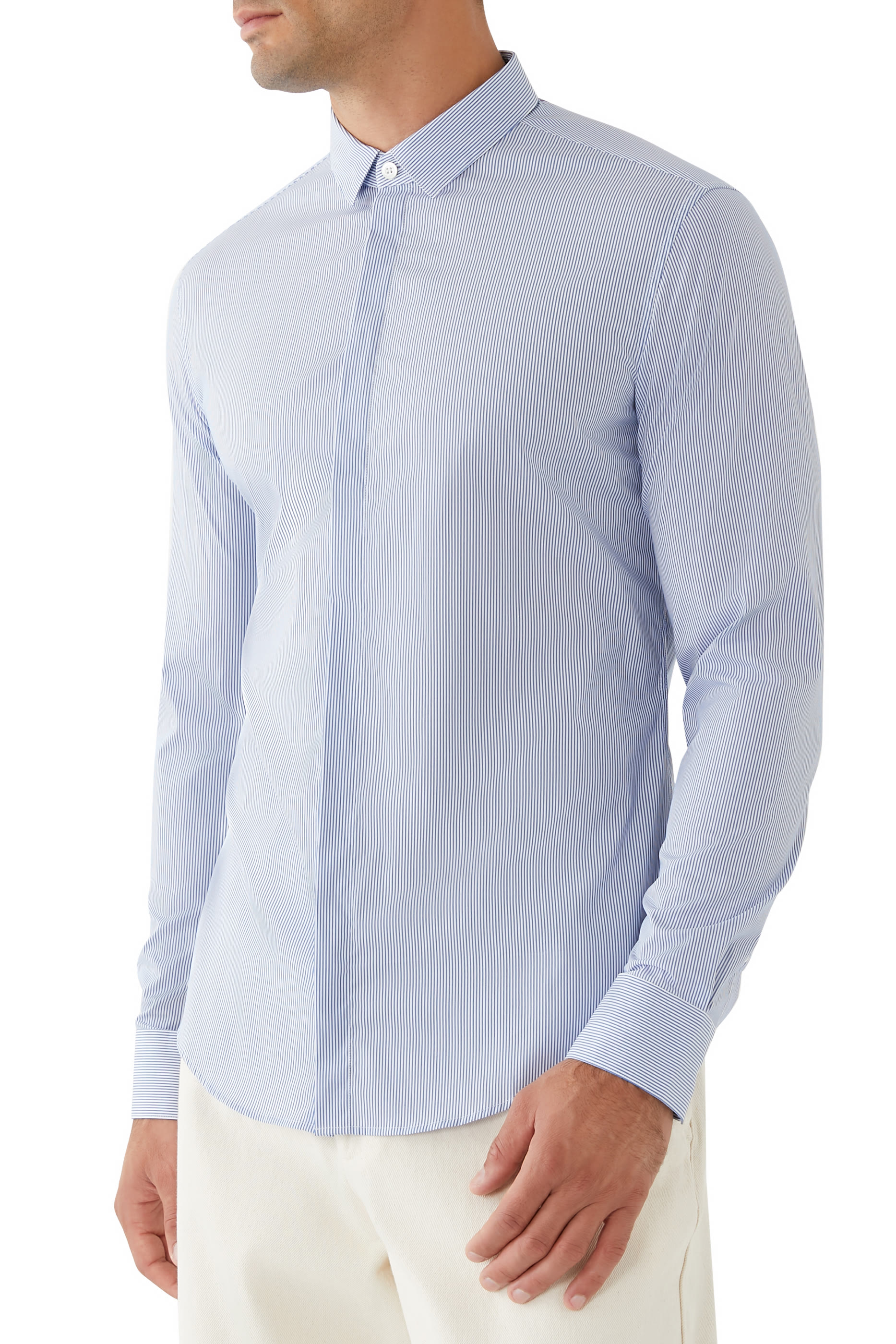 قميص مخطط بأكمام طويلة