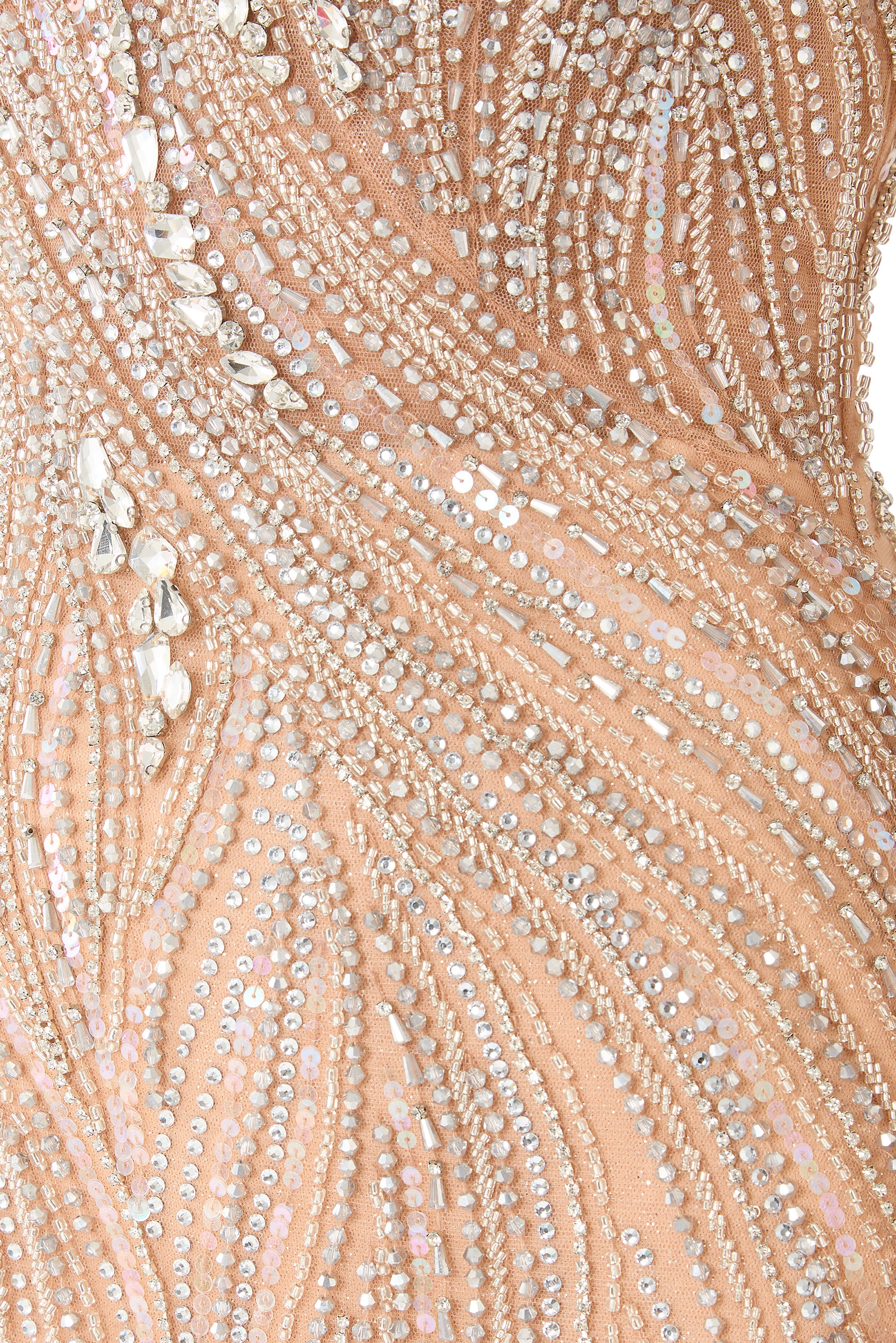 فستان سهرة بكتف مكشوف