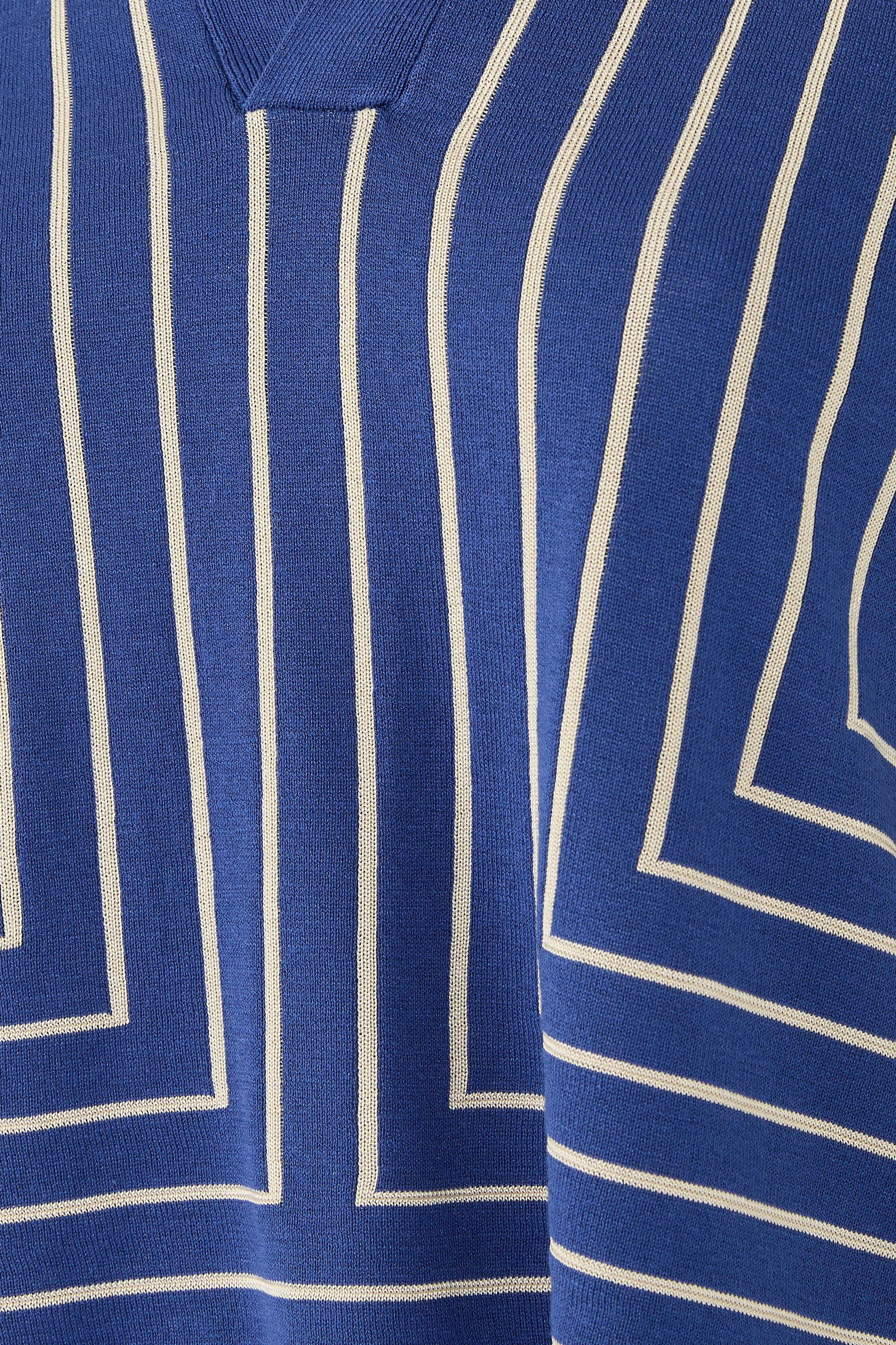 بلوزة بنقشة هندسية مزيج حرير وجاكار