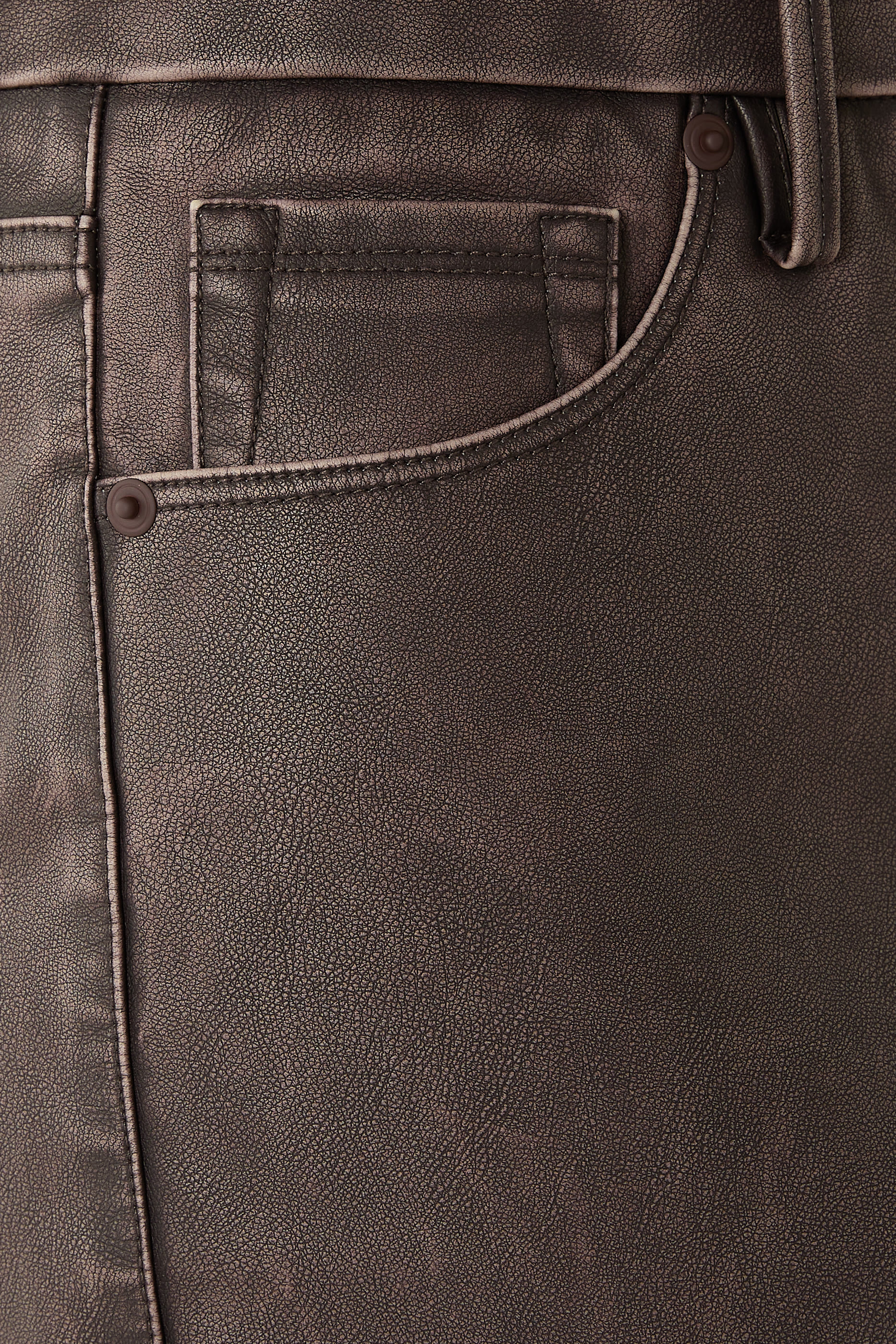 بنطال جينز جود كلاسيك بحواف واسعة جلد صناعي