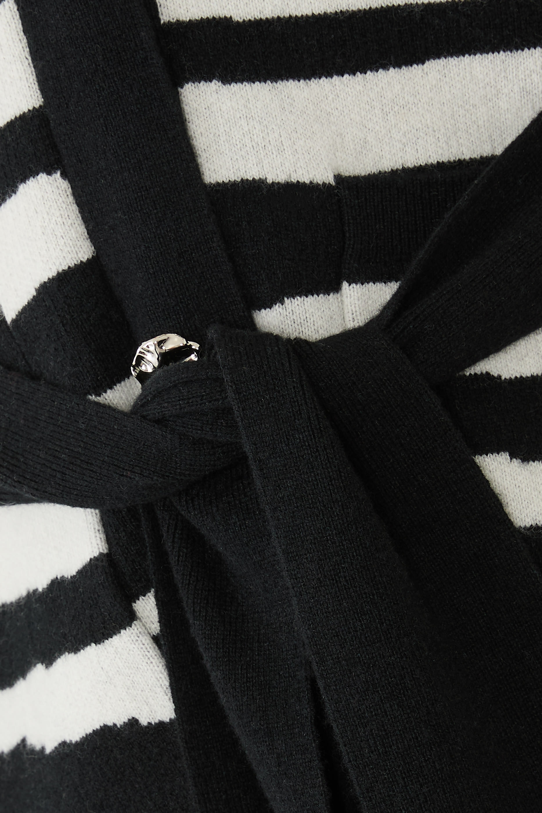 كارديجان بحزام وأساور فرو