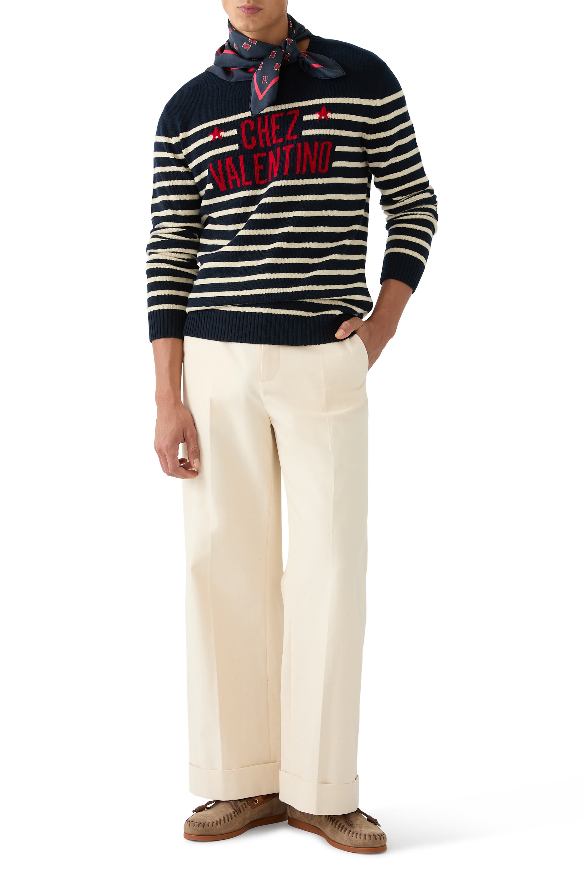 كنزة بشعار الماركة جاكار