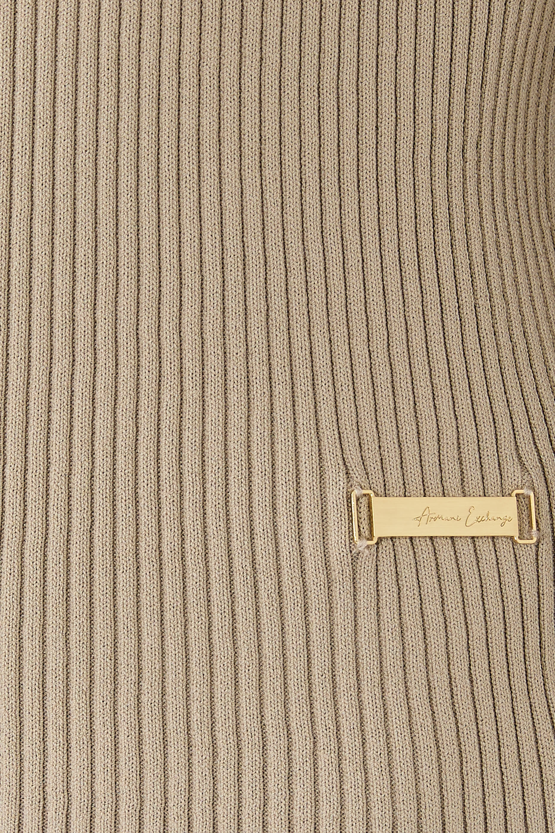 كارديجان بشعار الماركة