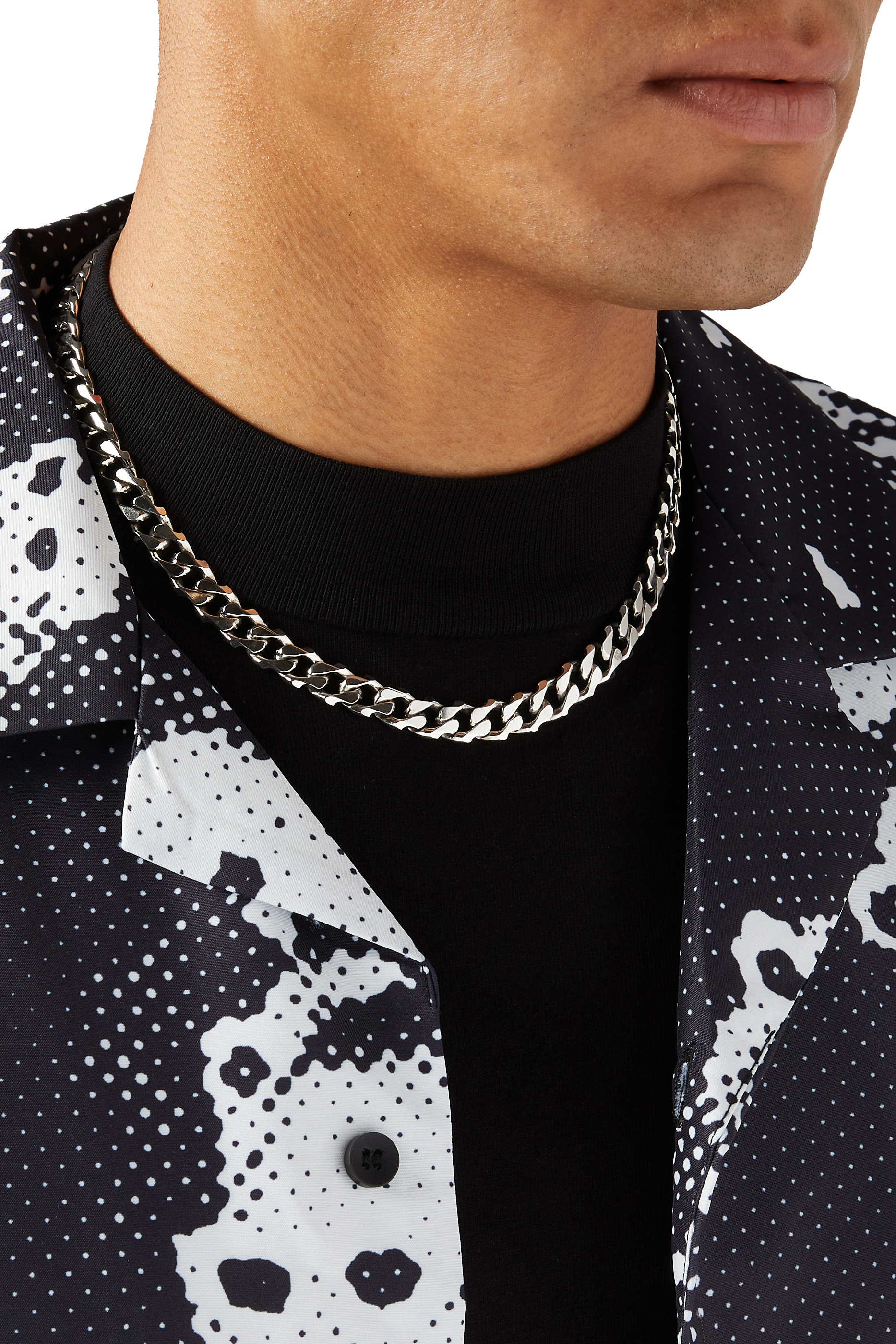 قلادة سميكة بمشبك بجمجمة