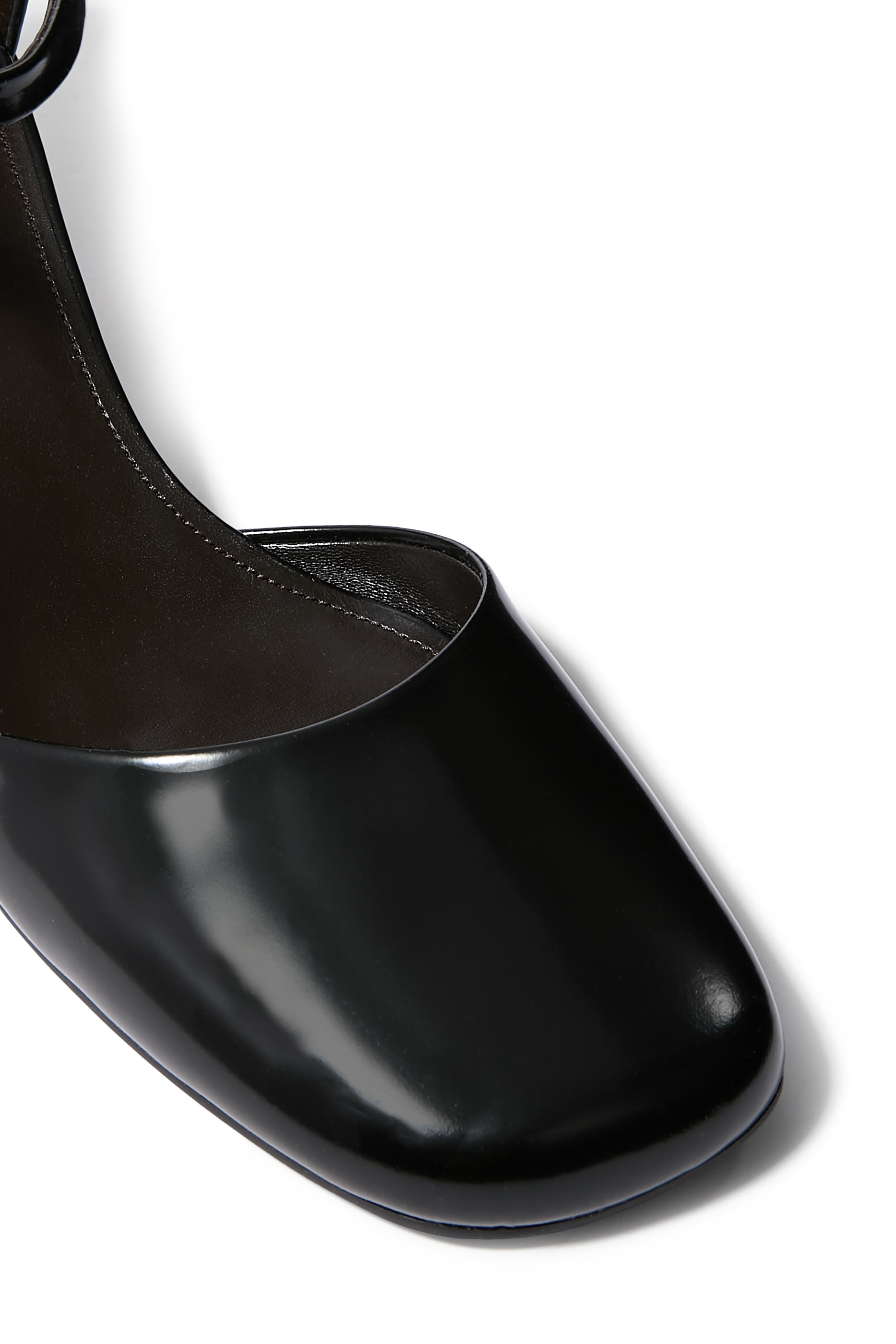 حذاء كلاسيك بينيلوب 25 بسير حول الكاحل