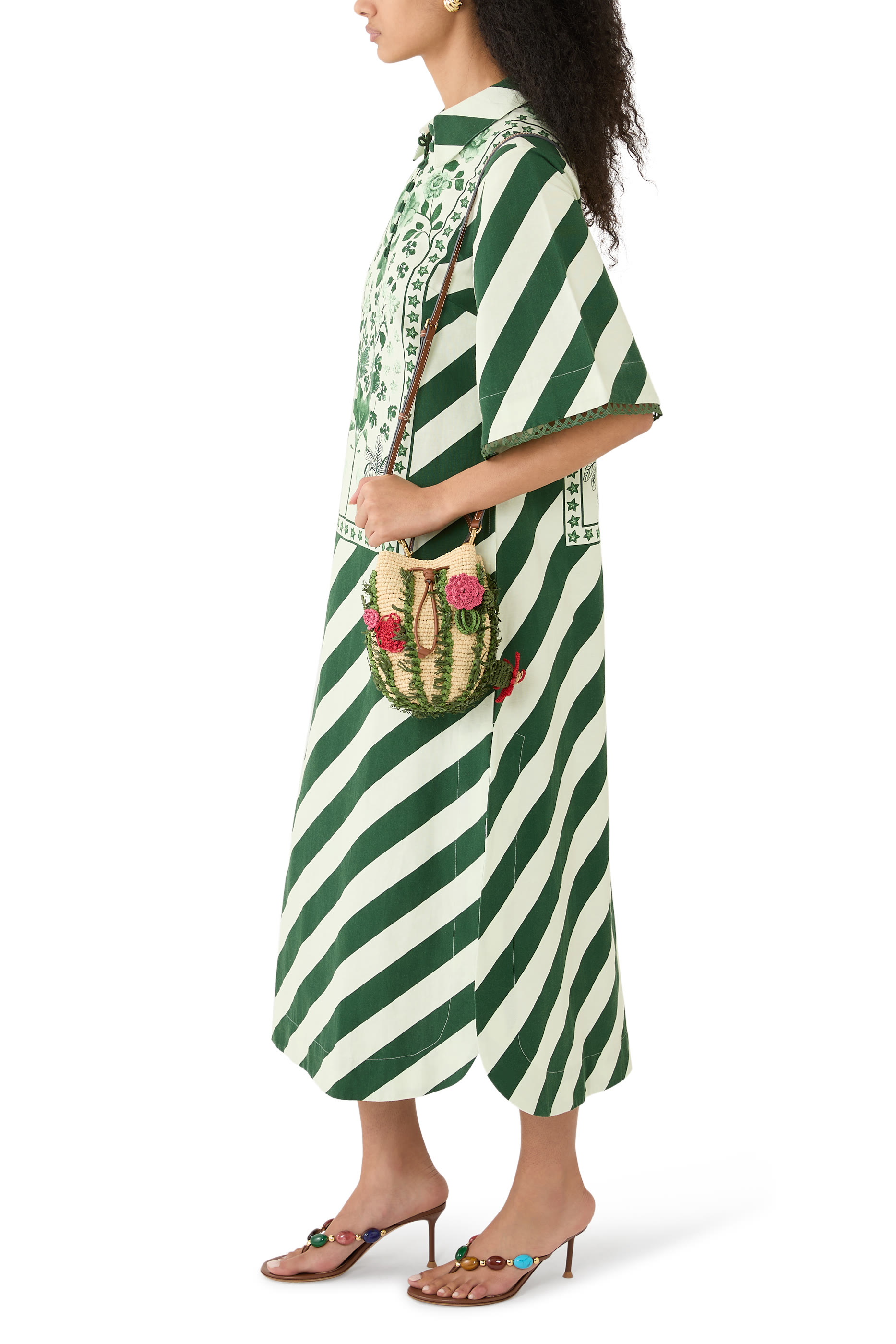 حقيبة باكيت مزينة بأزهار رافيا