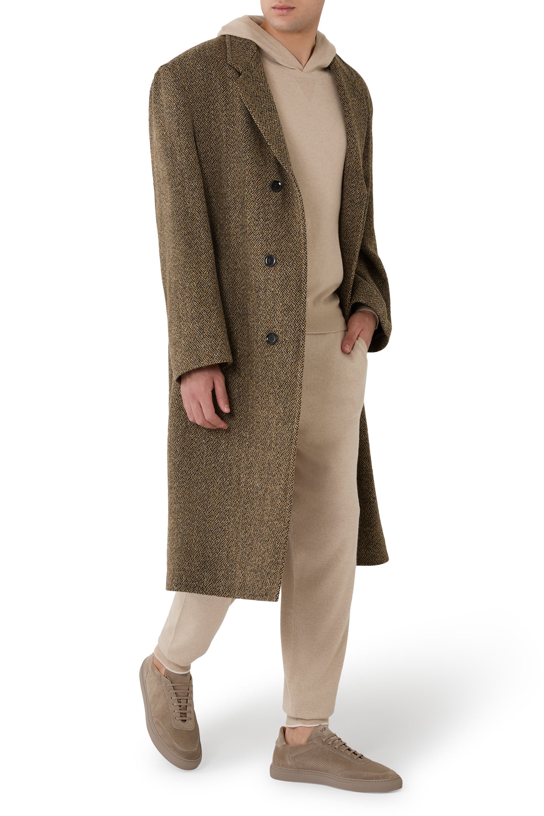 سنيكرز أتريوم