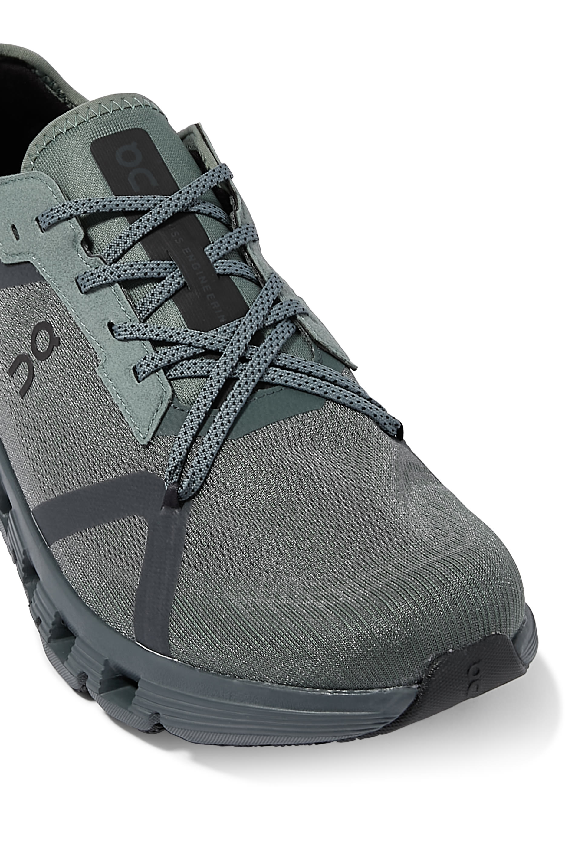 سنيكرز كلاود اكس 4 اي دي