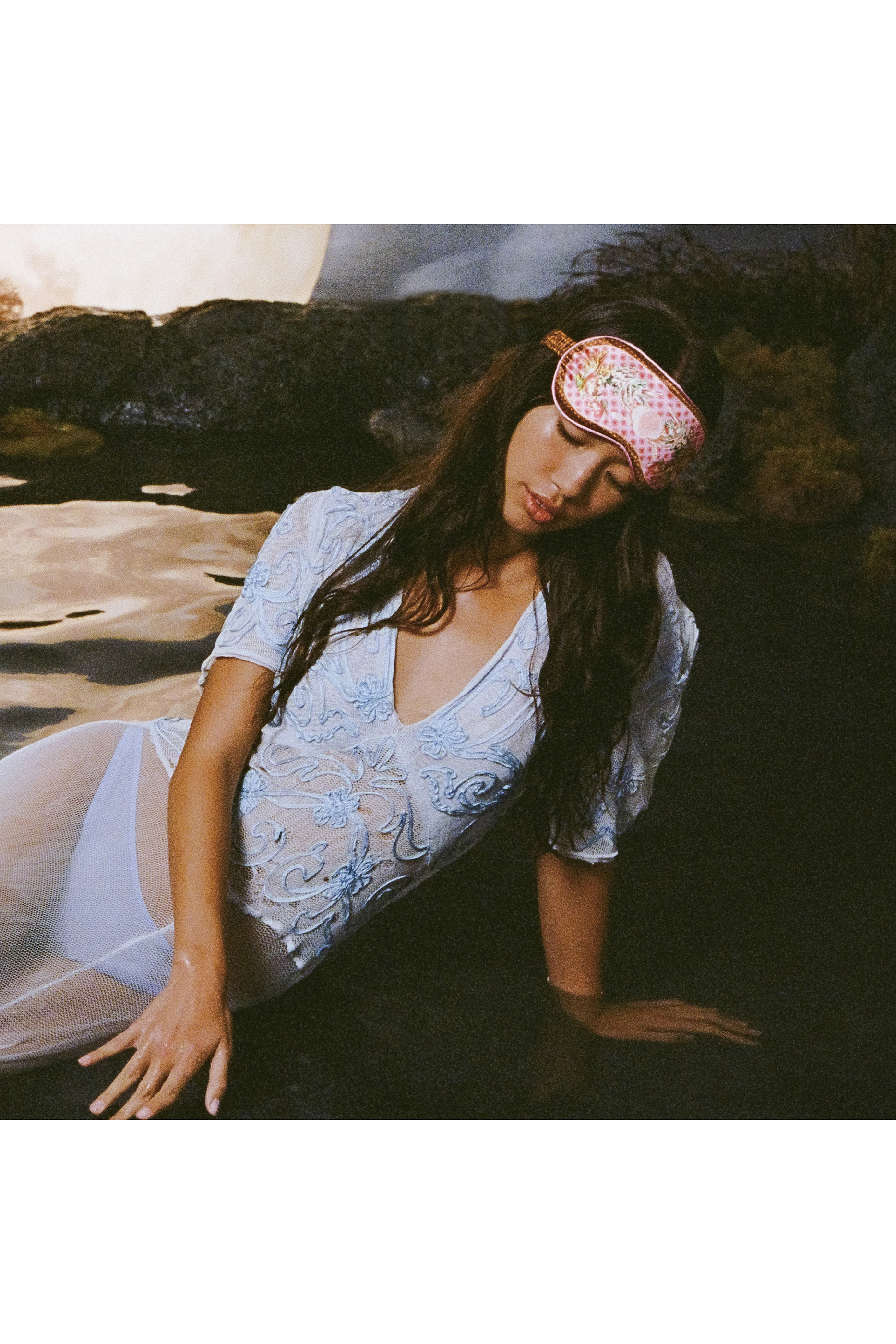 قناع نوم بنقشة برج السرطان