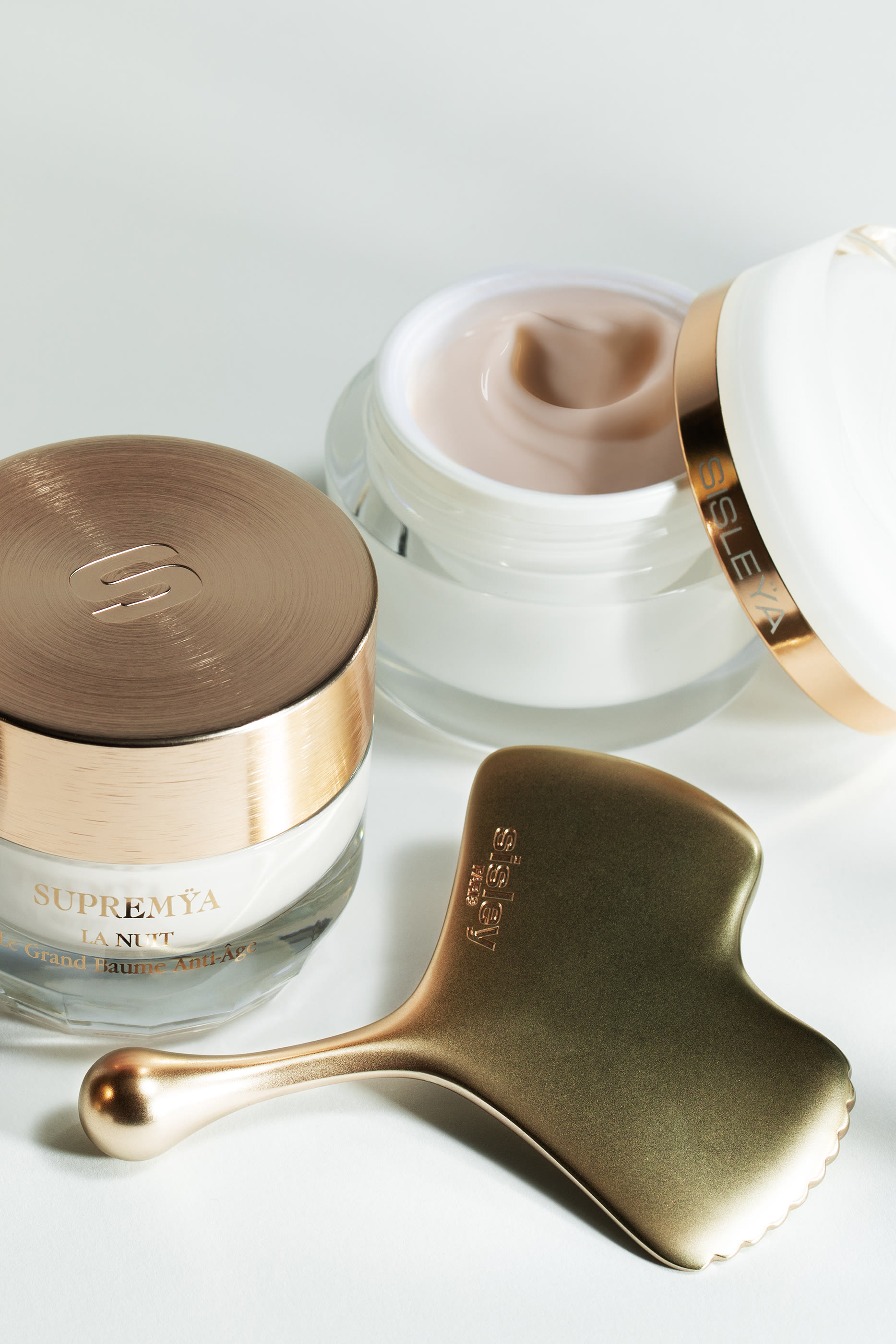 كريم جل سيسليا لانتيجرال لمقاومة علامات التقدم في السن وإنعاش البشرة