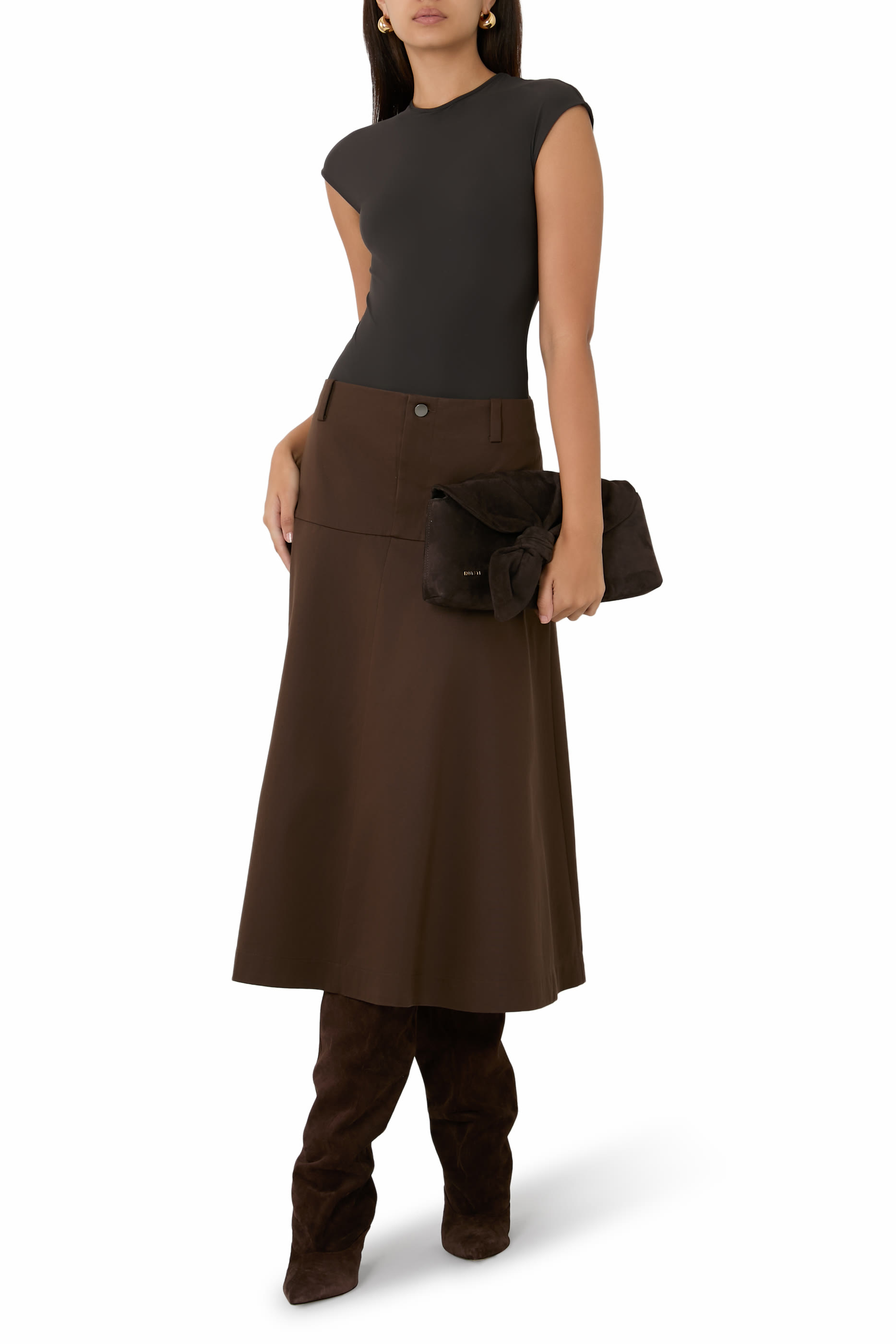 تنورة طويلة بتصميم عملي