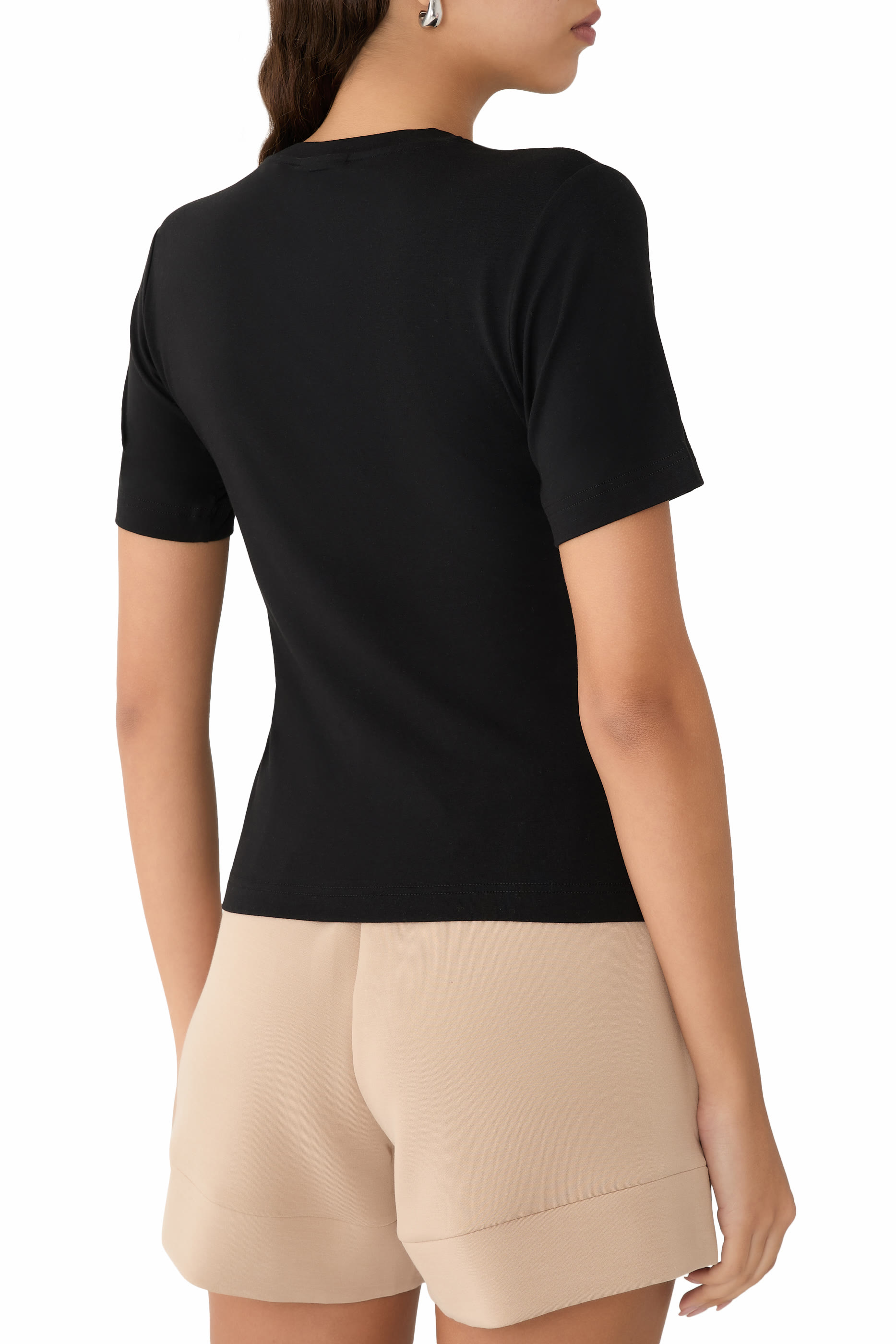 تيشيرت ريجينا بقصة ضيقة