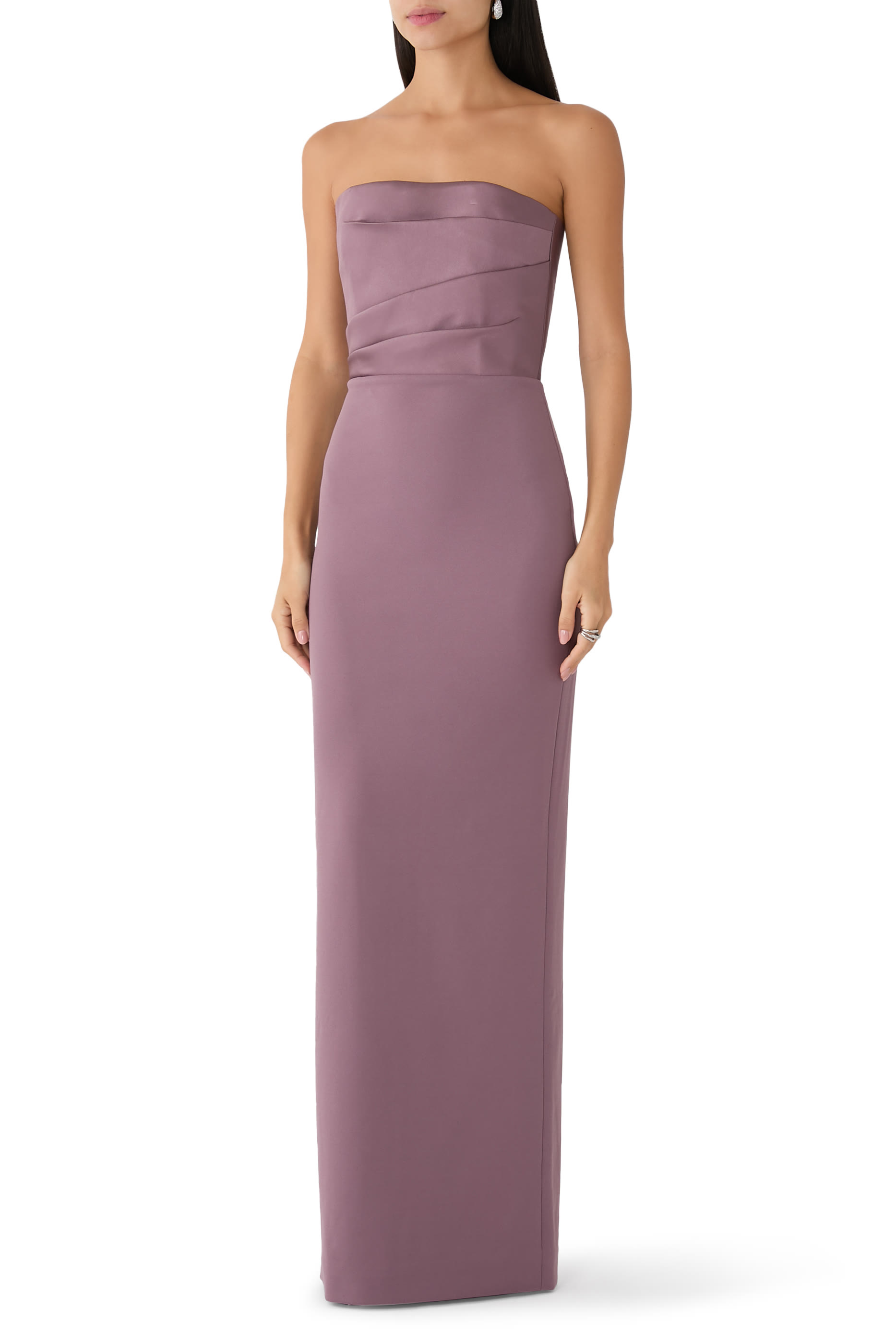 فستان عفراء طويل