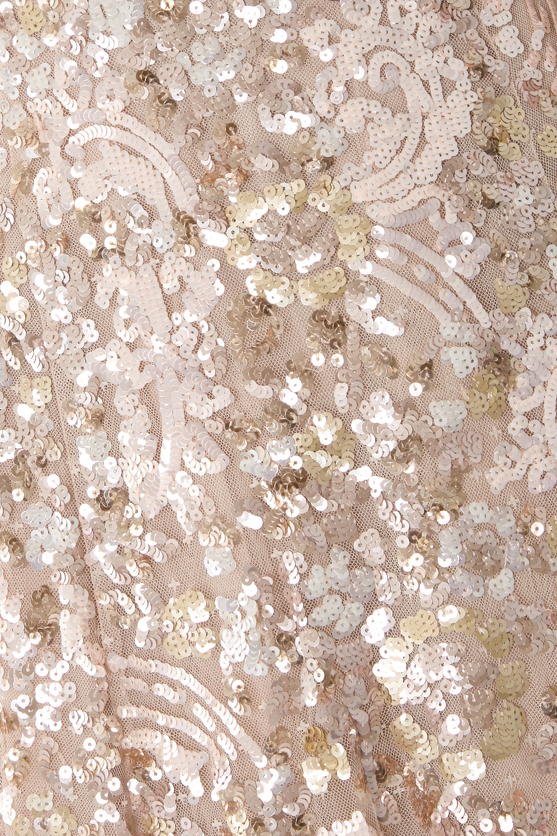 فستان سهرة بكتف مكشوف بفيونكة ونقشة زهور باروكية 