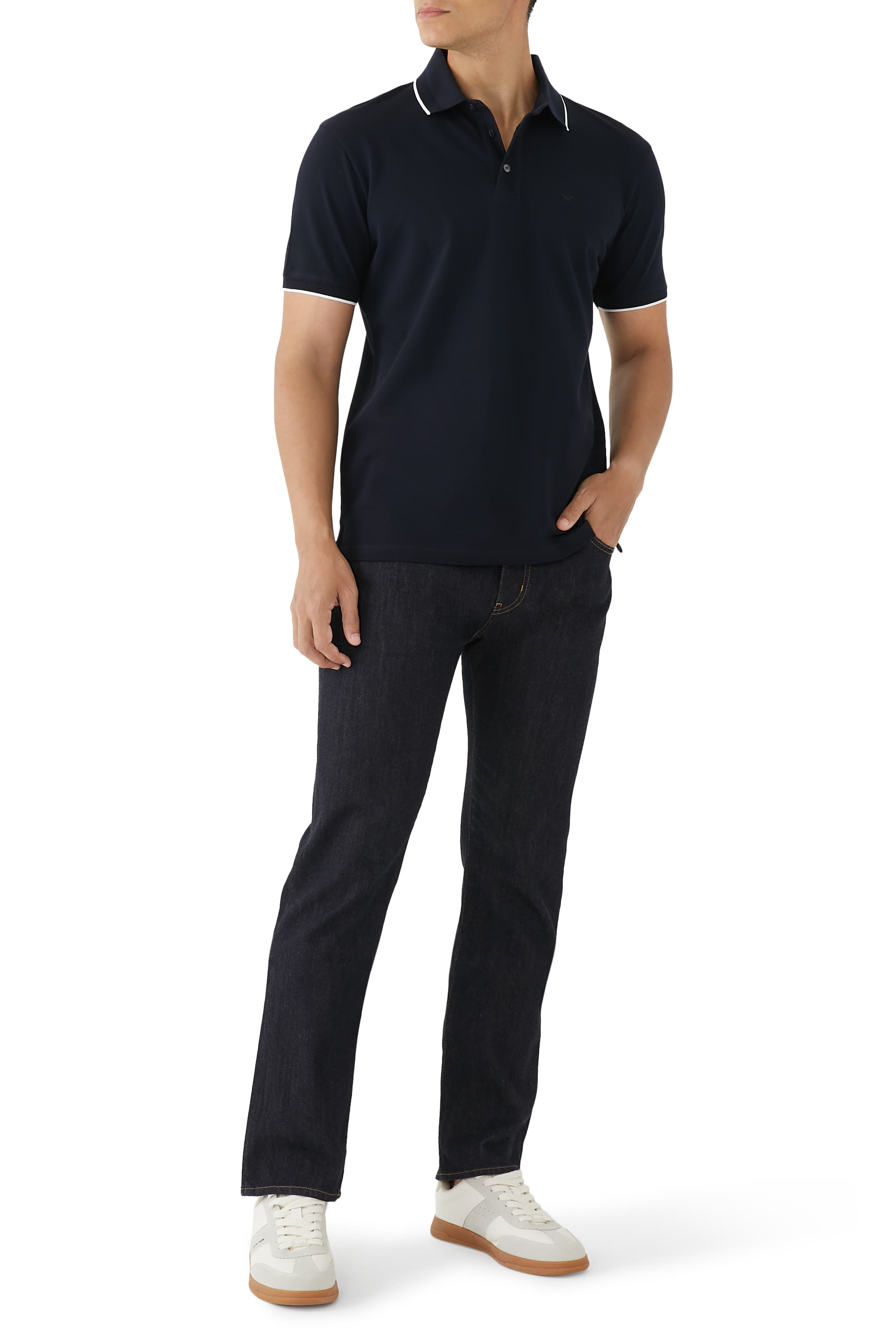 قميص بولو بشعار الماركة بحجم صغير