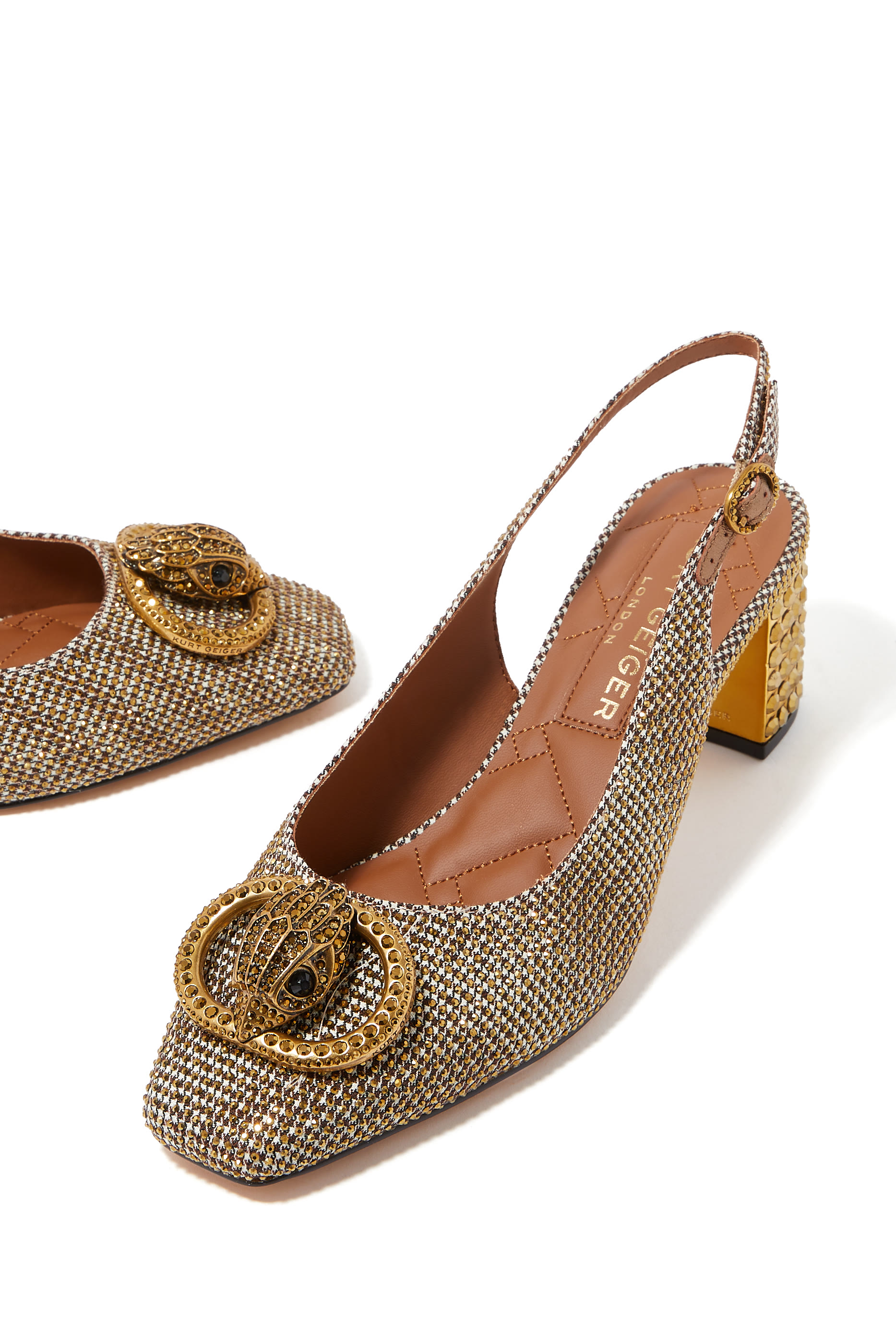 حذاء تشسلسي 60 مفتوح من الخلف بسير خلفي وكعب عريض