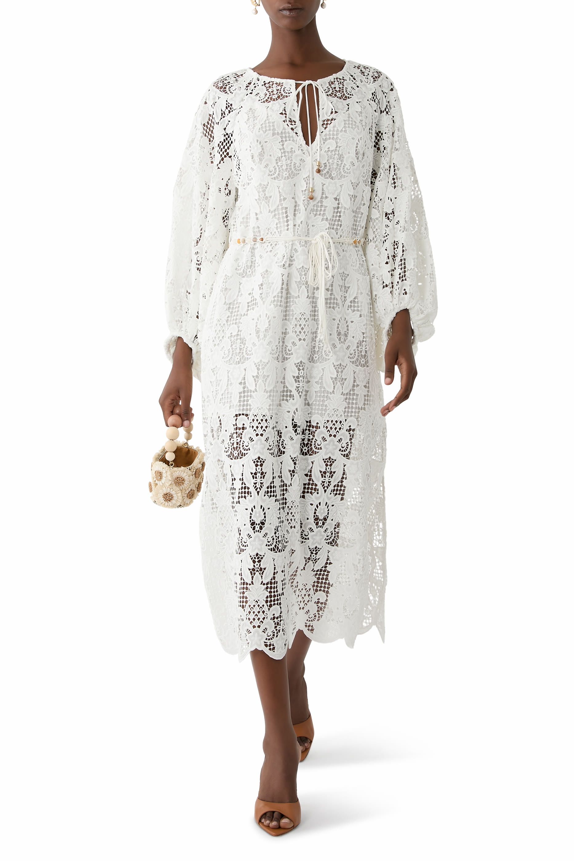 فستان متوسط الطول دانتيل