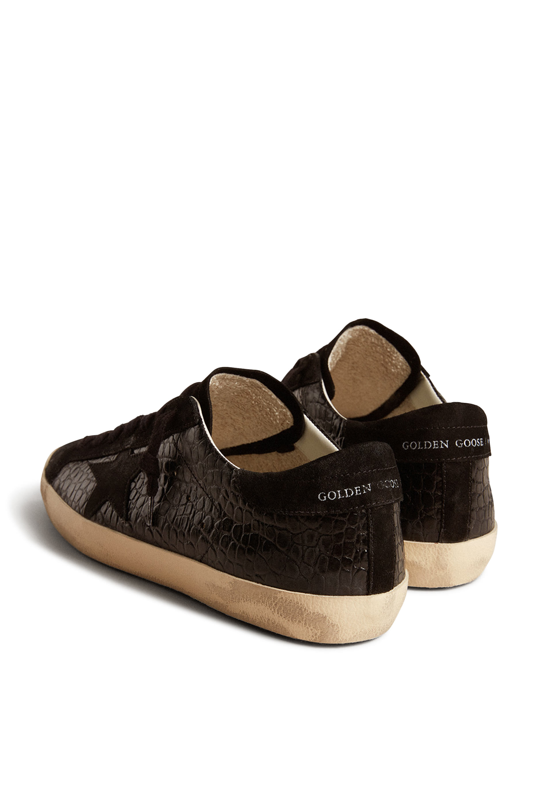 سنيكرز سوبر ستار بإصدار محدود