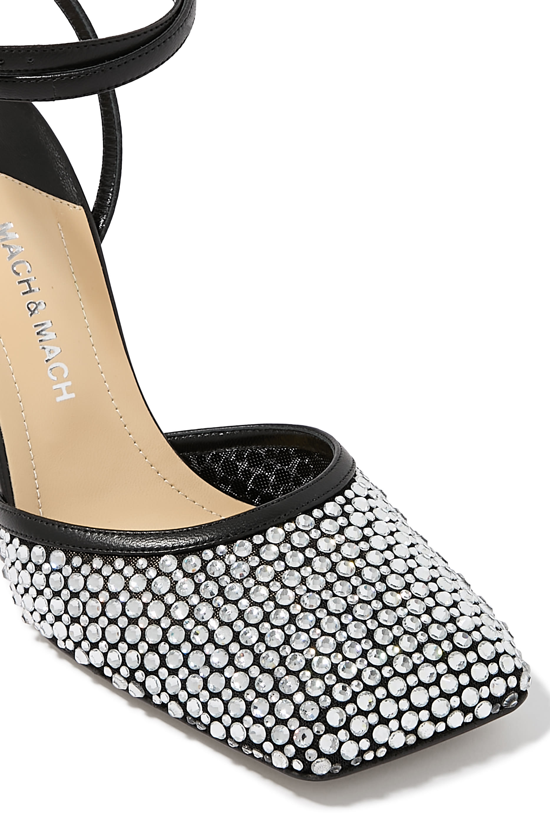 حذاء كلاسيكي 95 بمقدمة مربعة وحلية بتصميم قلب منفوخ