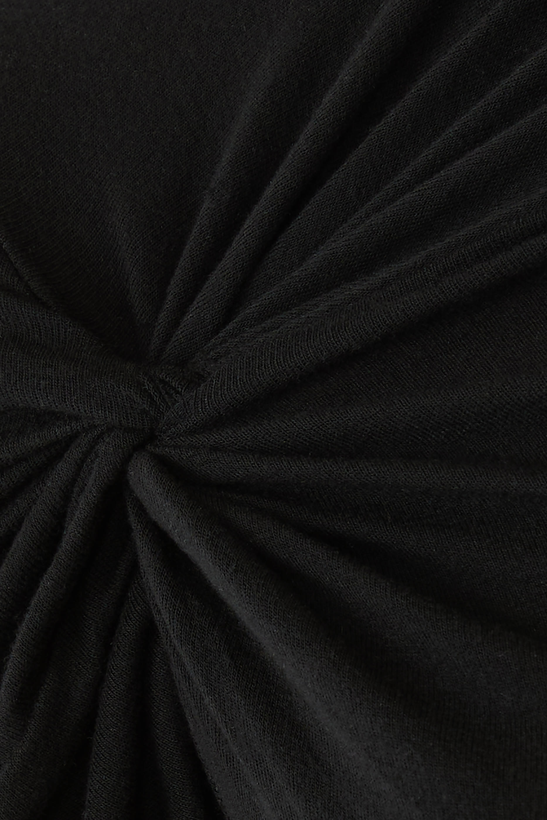 تيشيرت ليسا بأكمام طويلة