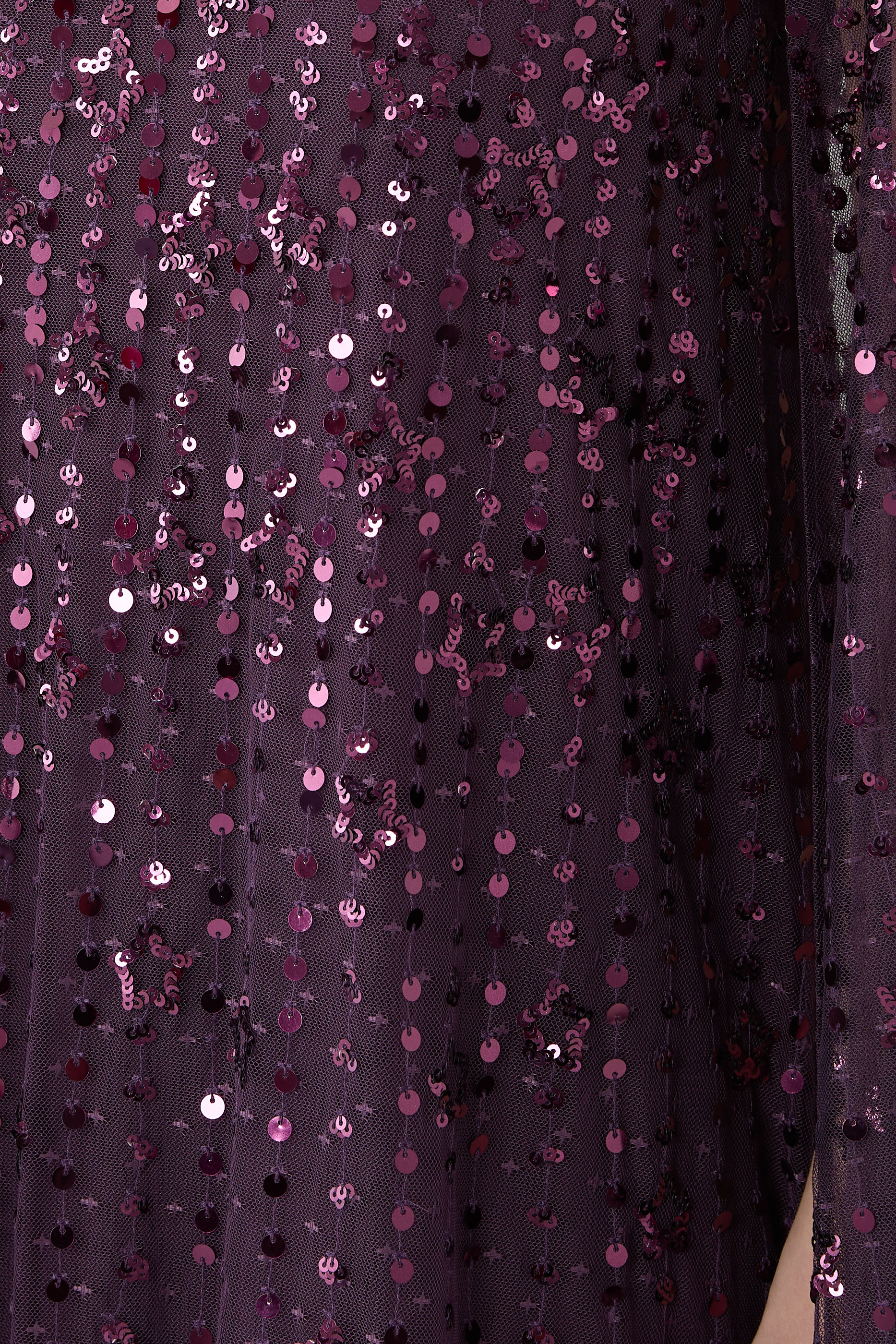 فستان سهرة بطول الكاحل بتطريزات بالترتر